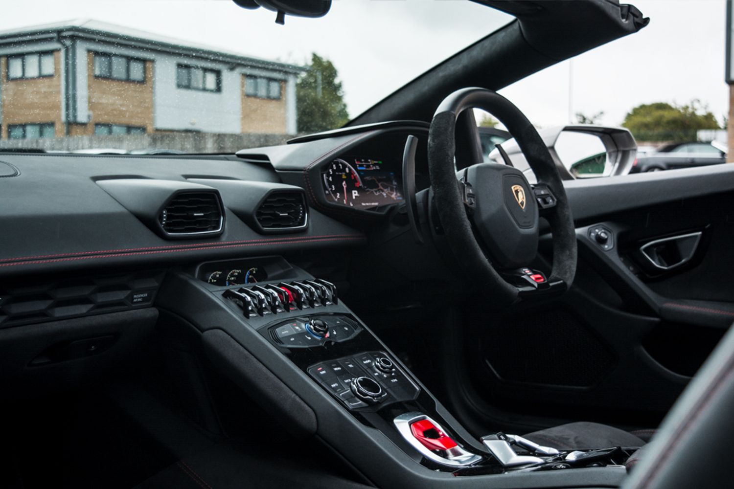 LAMBORGHINI HURACAN CONVERTIBLE 5.2 LP 610-4 SPYDER 2DR SEMI AUTOMATIC