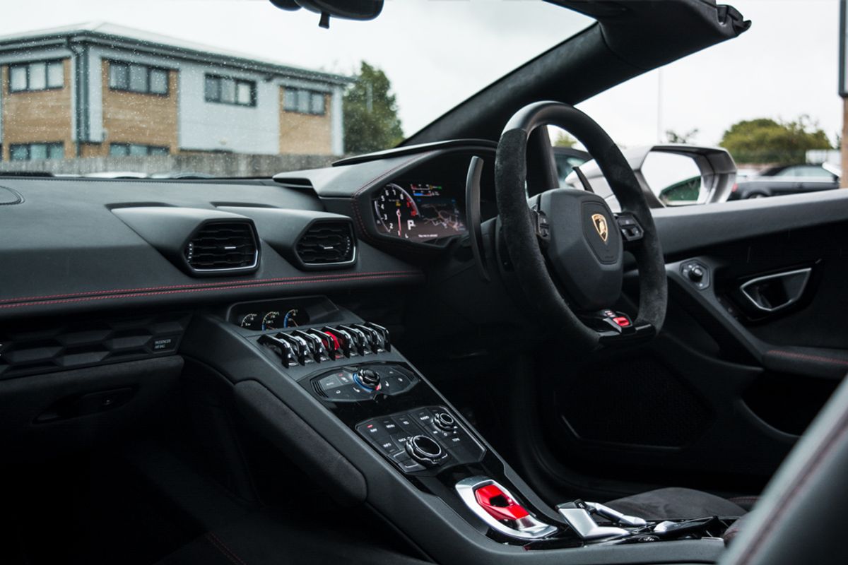 LAMBORGHINI HURACAN CONVERTIBLE 5.2 LP 610-4 SPYDER 2DR SEMI AUTOMATIC