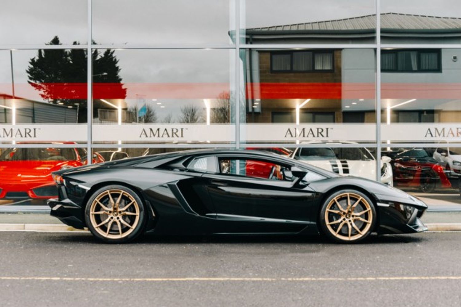LAMBORGHINI AVENTADOR COUPE 6.5 V12 2DR SEMI AUTOMATIC