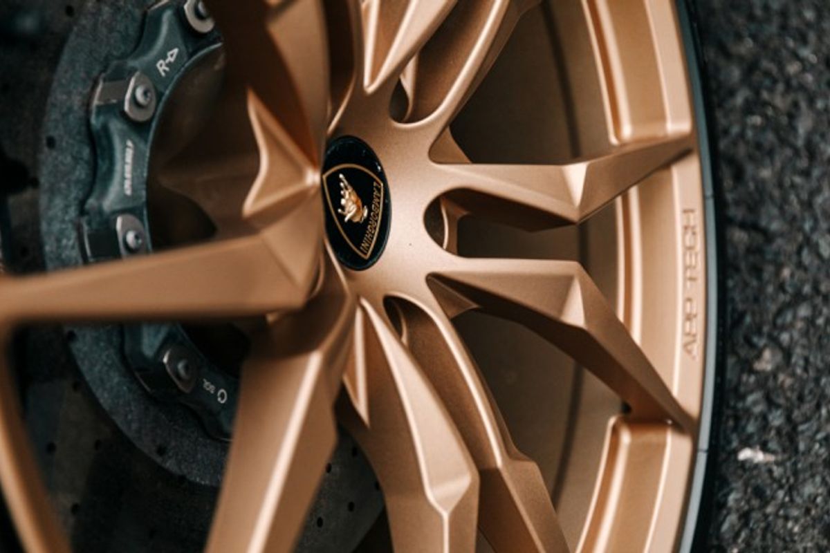 LAMBORGHINI AVENTADOR COUPE 6.5 V12 2DR SEMI AUTOMATIC