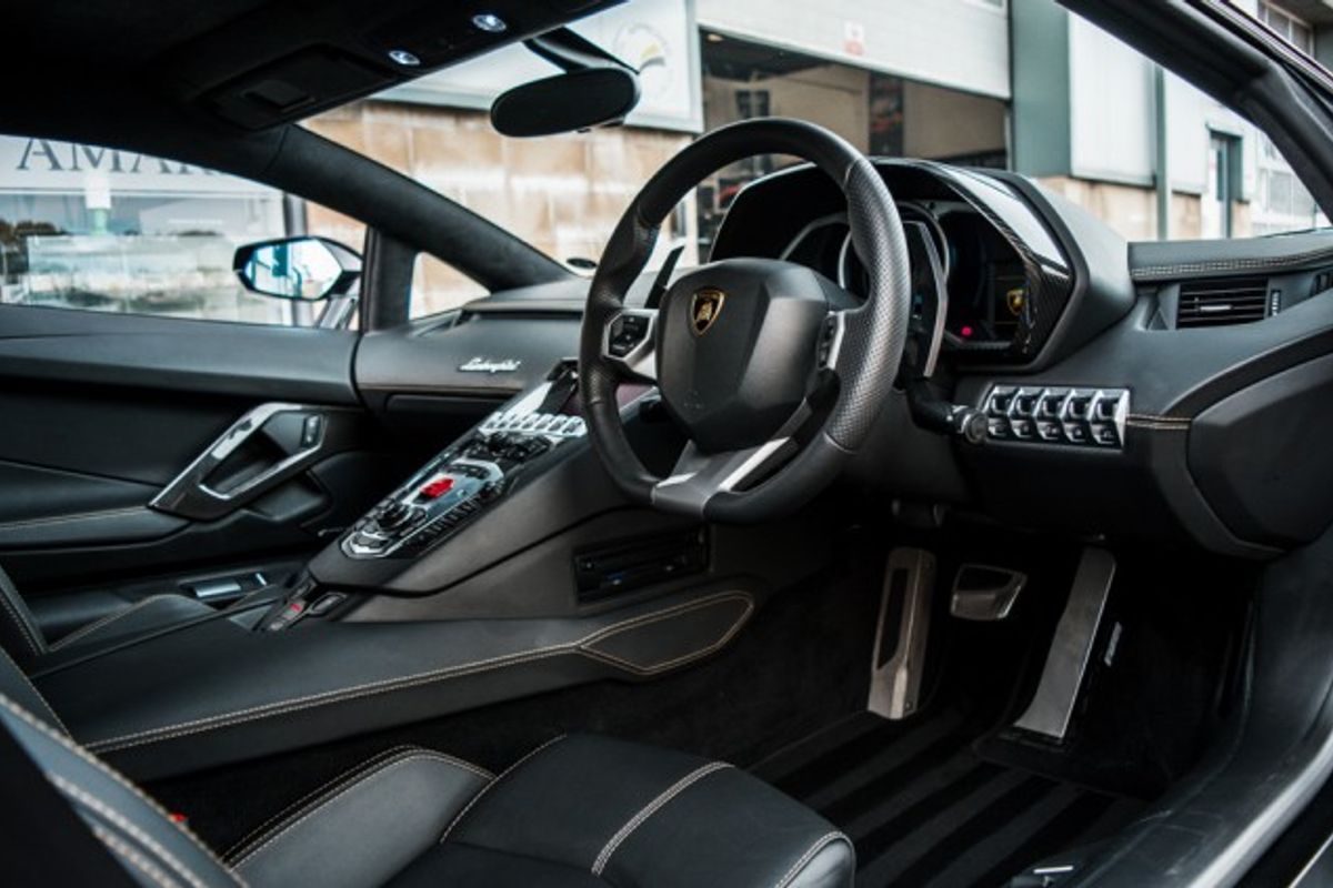 LAMBORGHINI AVENTADOR COUPE 6.5 V12 2DR SEMI AUTOMATIC