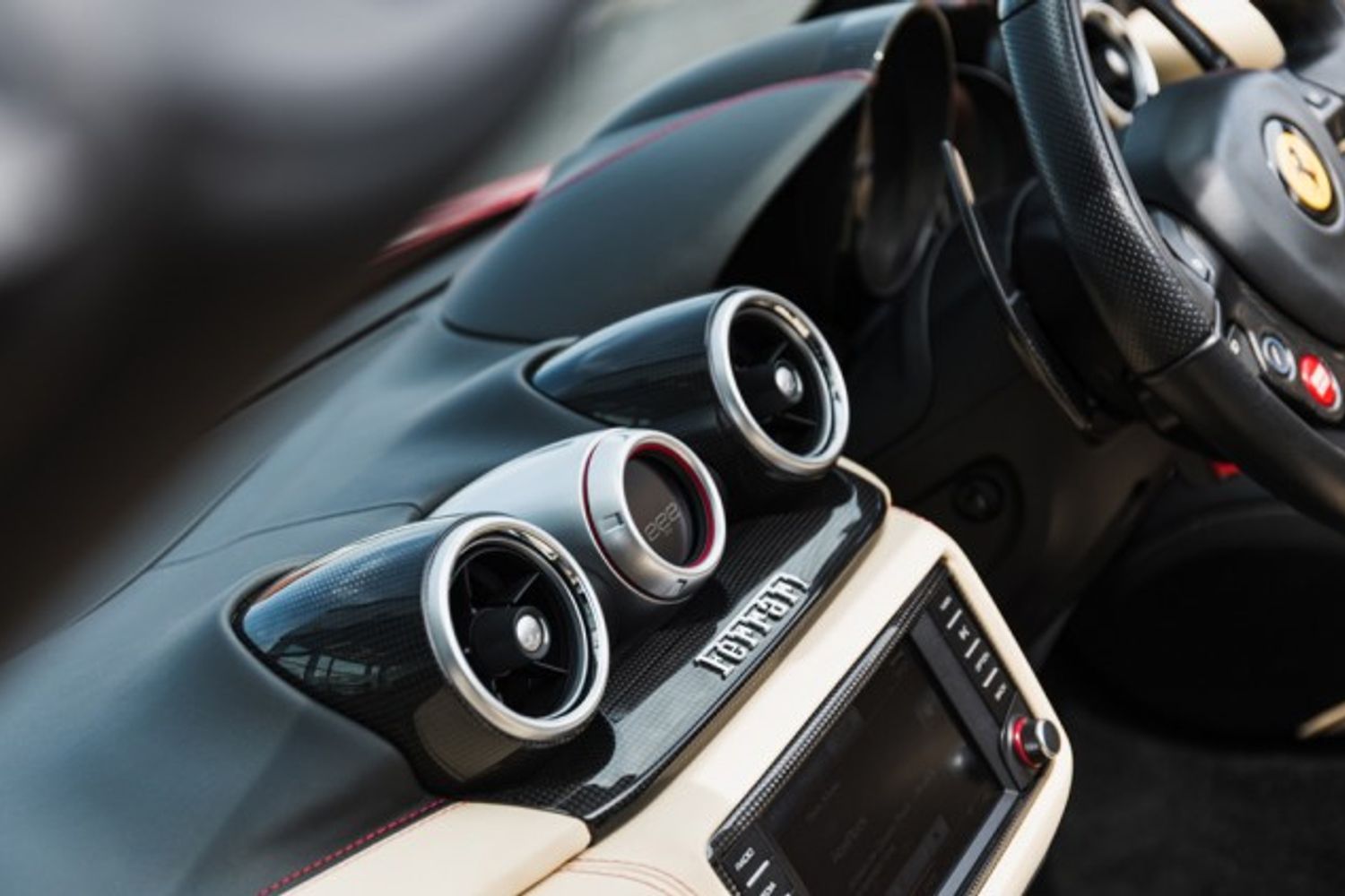 FERRARI CALIFORNIA CONVERTIBLE 3.9 DD 2DR SEMI AUTOMATIC