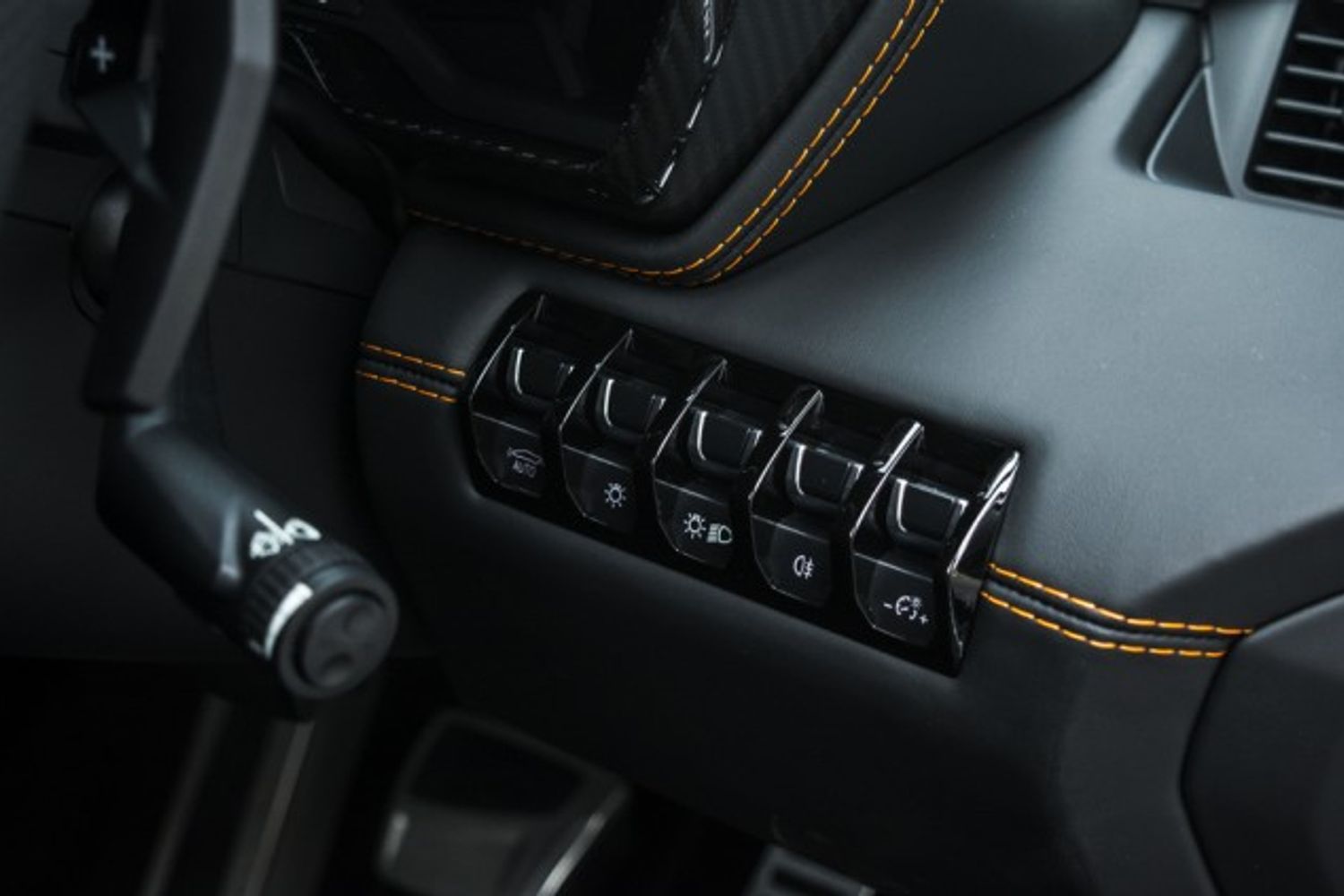 LAMBORGHINI AVENTADOR COUPE 6.5 LP 740-4 S 2DR SEMI AUTOMATIC