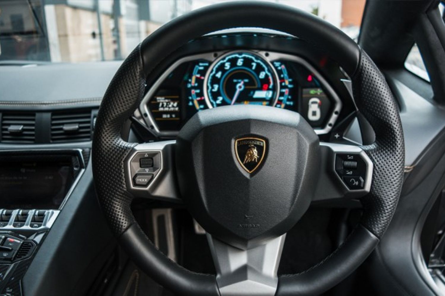 LAMBORGHINI AVENTADOR COUPE 6.5 V12 2DR SEMI AUTOMATIC