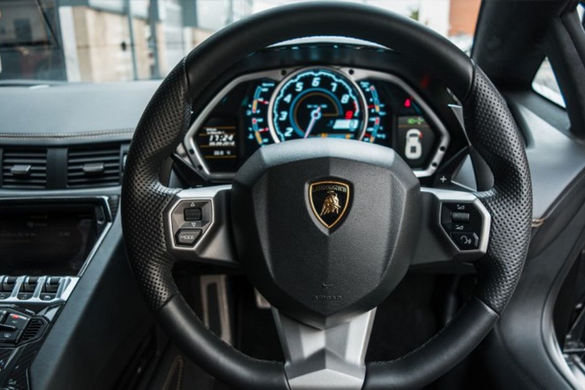LAMBORGHINI AVENTADOR COUPE 6.5 V12 2DR SEMI AUTOMATIC