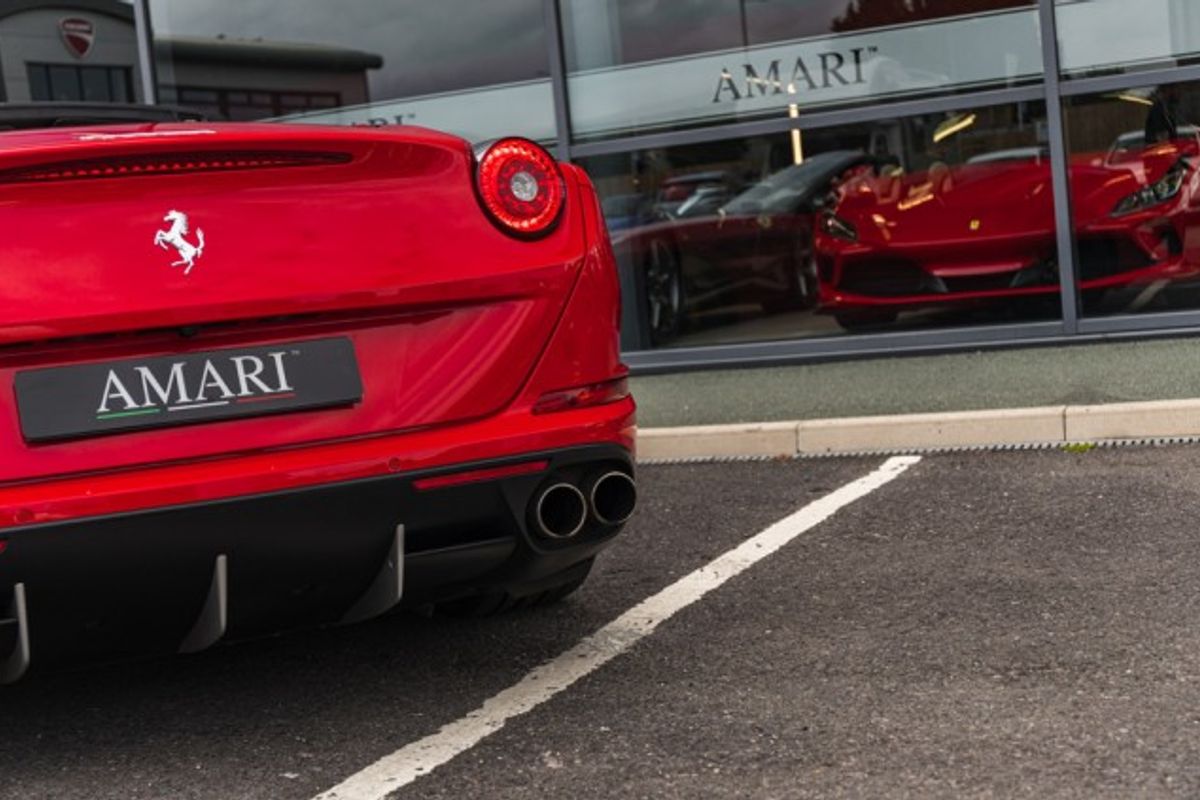 FERRARI CALIFORNIA CONVERTIBLE 3.9 DD 2DR SEMI AUTOMATIC