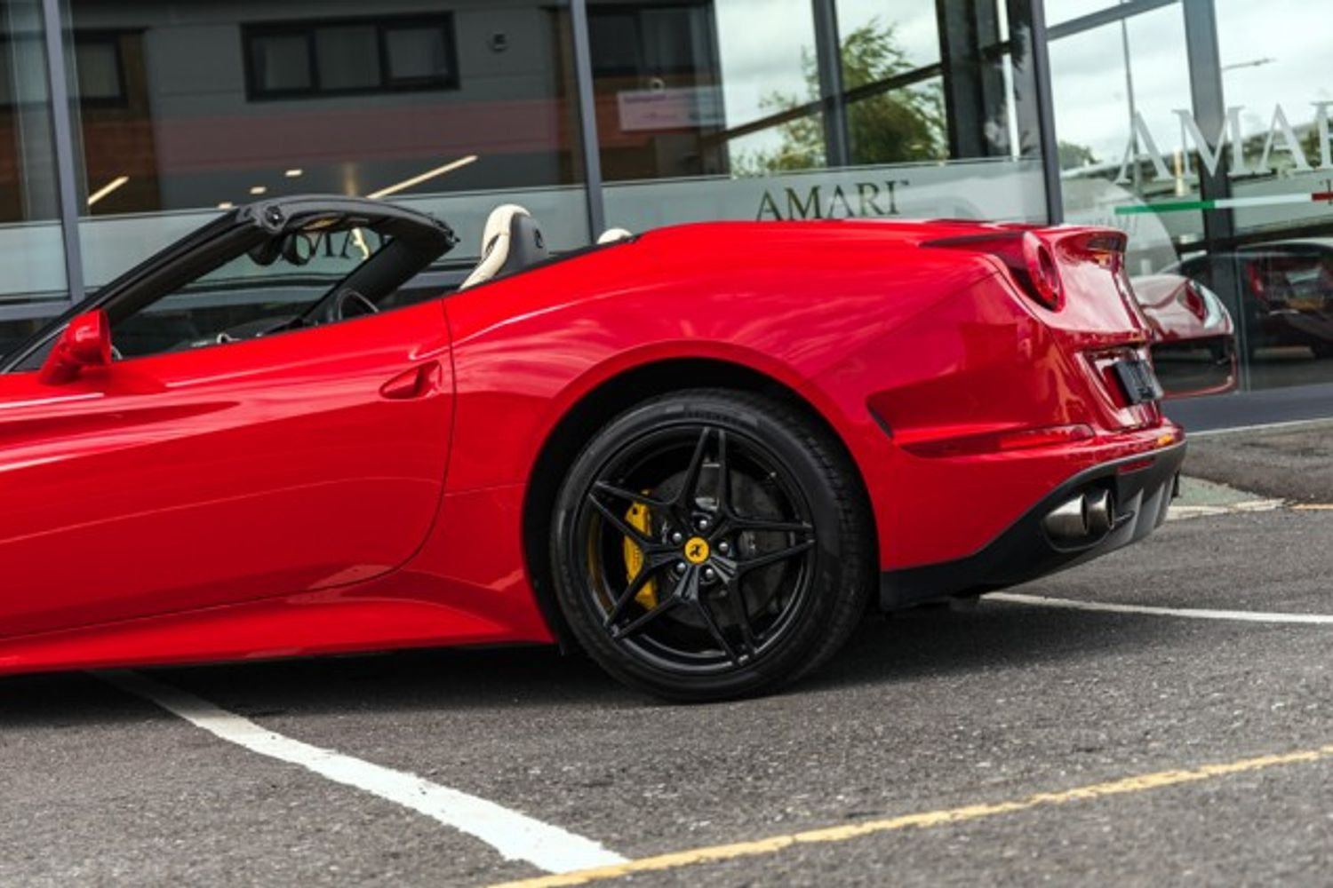 FERRARI CALIFORNIA CONVERTIBLE 3.9 DD 2DR SEMI AUTOMATIC