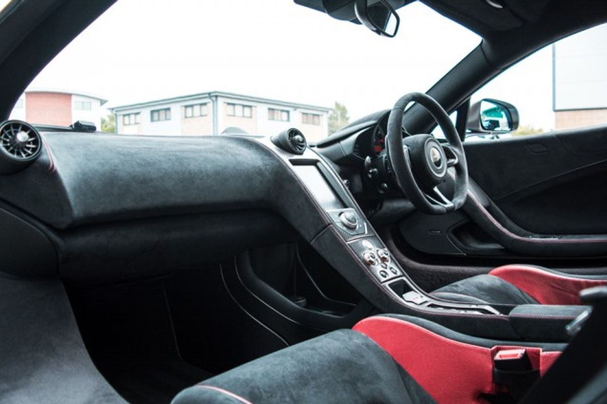 MCLAREN 675LT COUPE 3.8 V8 SSG 2DR SEMI AUTOMATIC