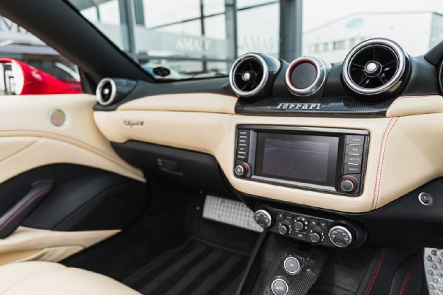 FERRARI CALIFORNIA CONVERTIBLE 3.9 DD 2DR SEMI AUTOMATIC
