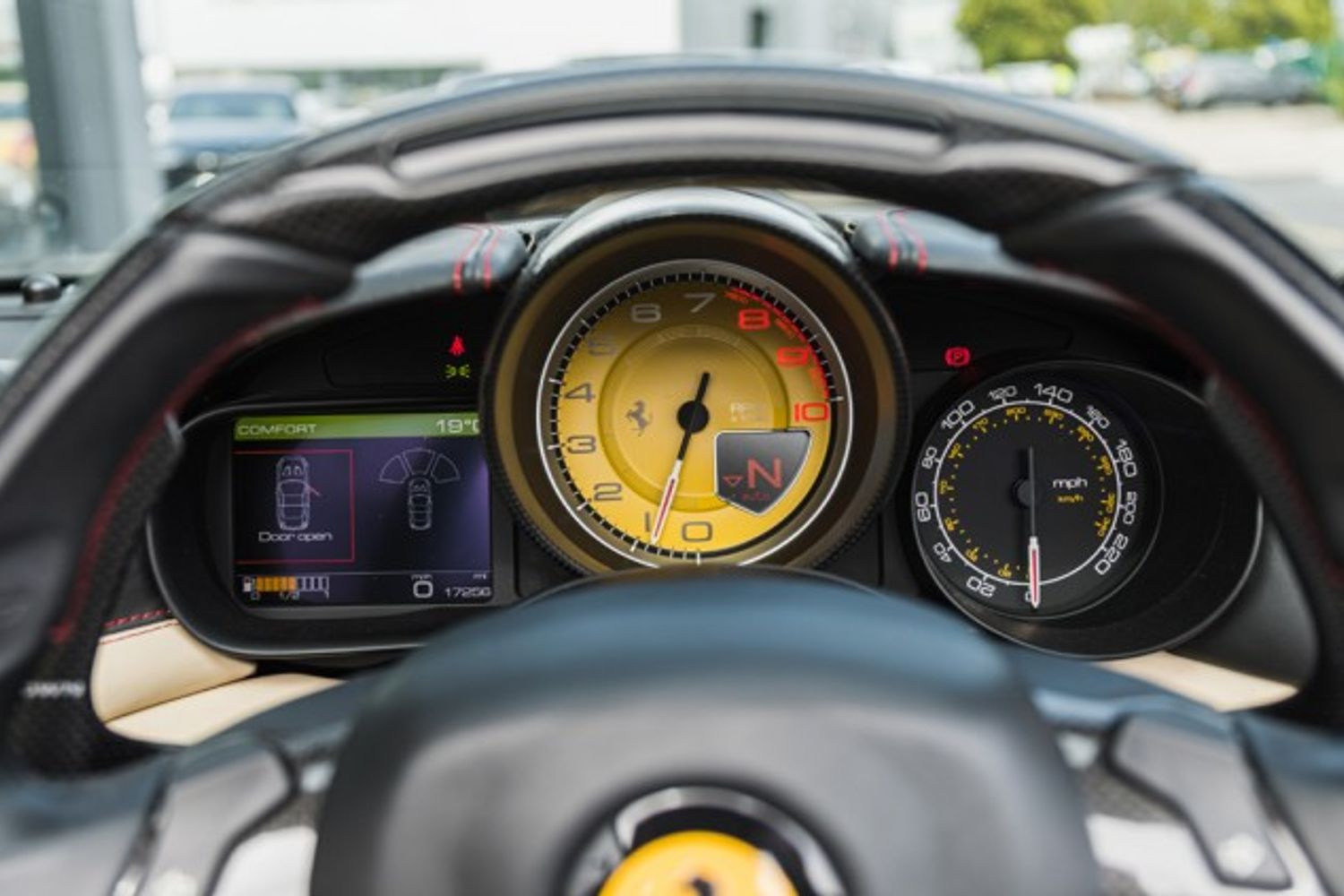 FERRARI CALIFORNIA CONVERTIBLE 3.9 DD 2DR SEMI AUTOMATIC