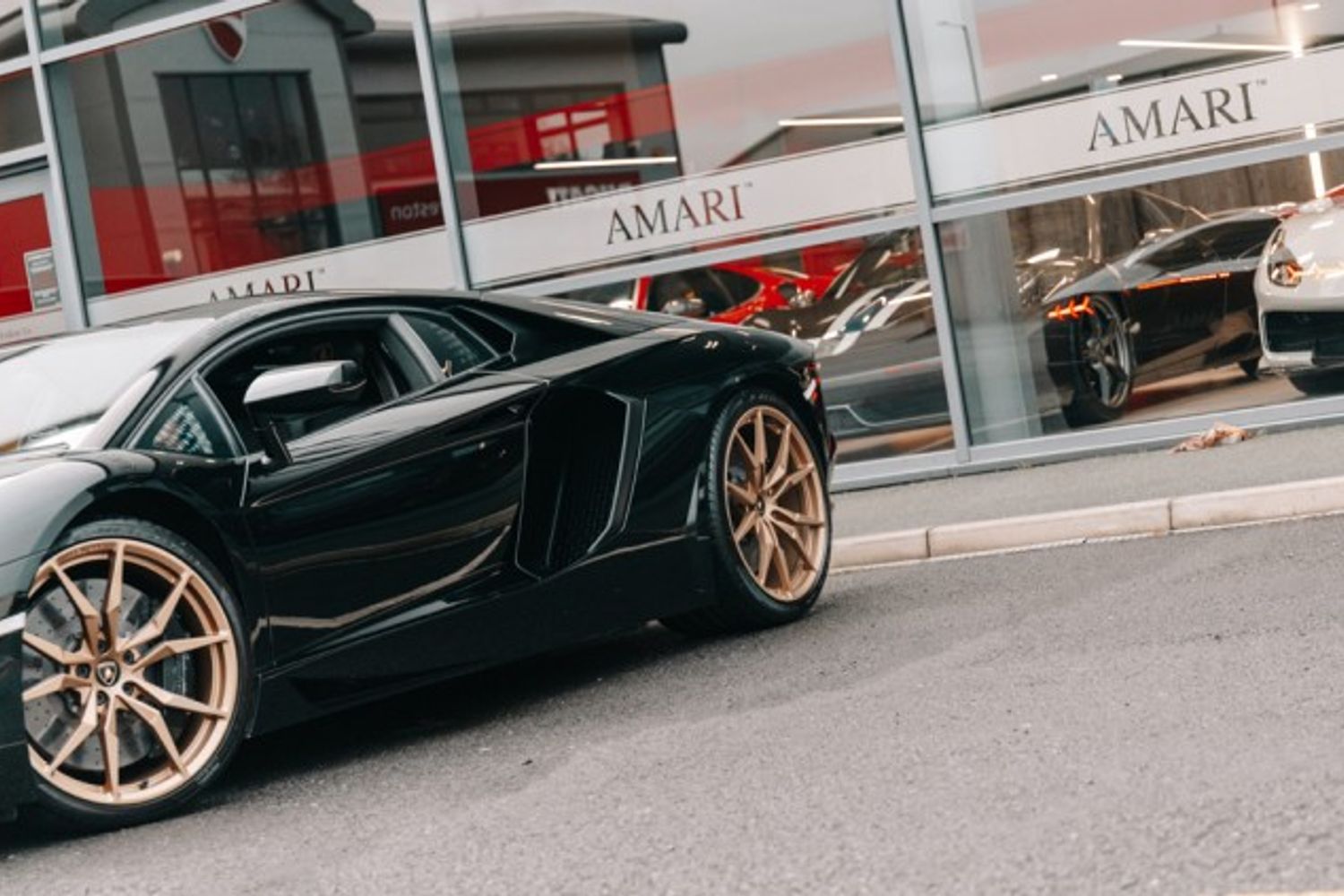 LAMBORGHINI AVENTADOR COUPE 6.5 V12 2DR SEMI AUTOMATIC