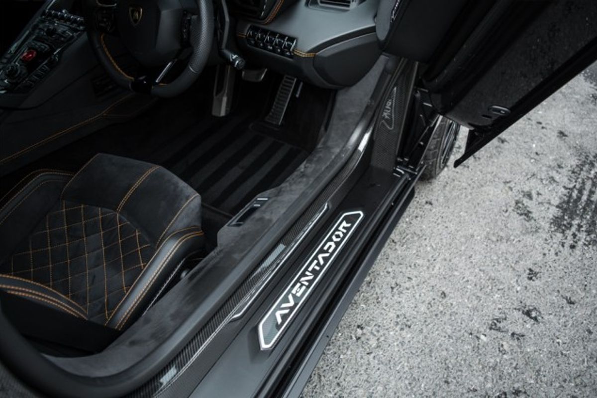 LAMBORGHINI AVENTADOR COUPE 6.5 LP 740-4 S 2DR SEMI AUTOMATIC