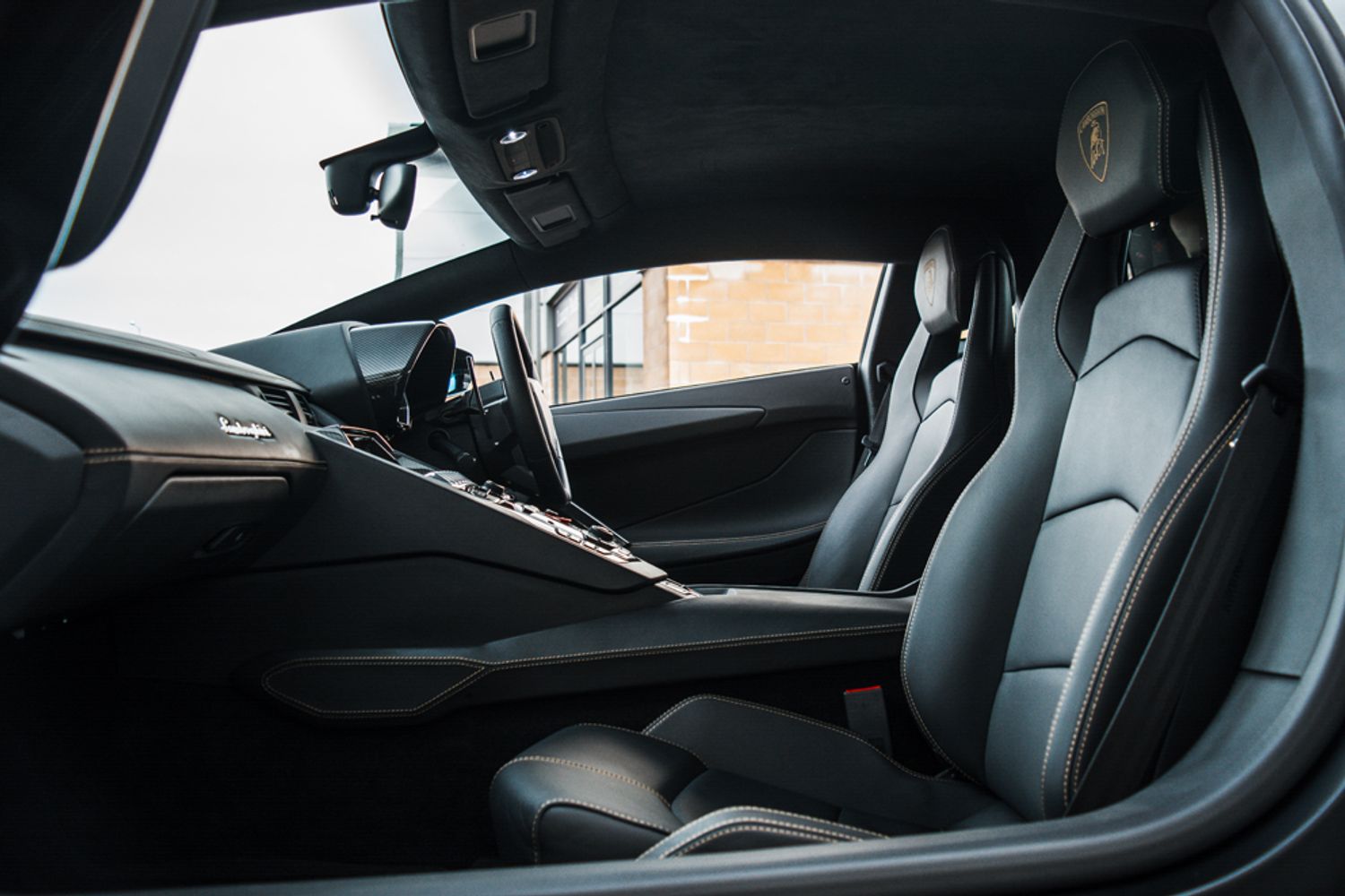 LAMBORGHINI AVENTADOR COUPE 6.5 V12 2DR SEMI AUTOMATIC