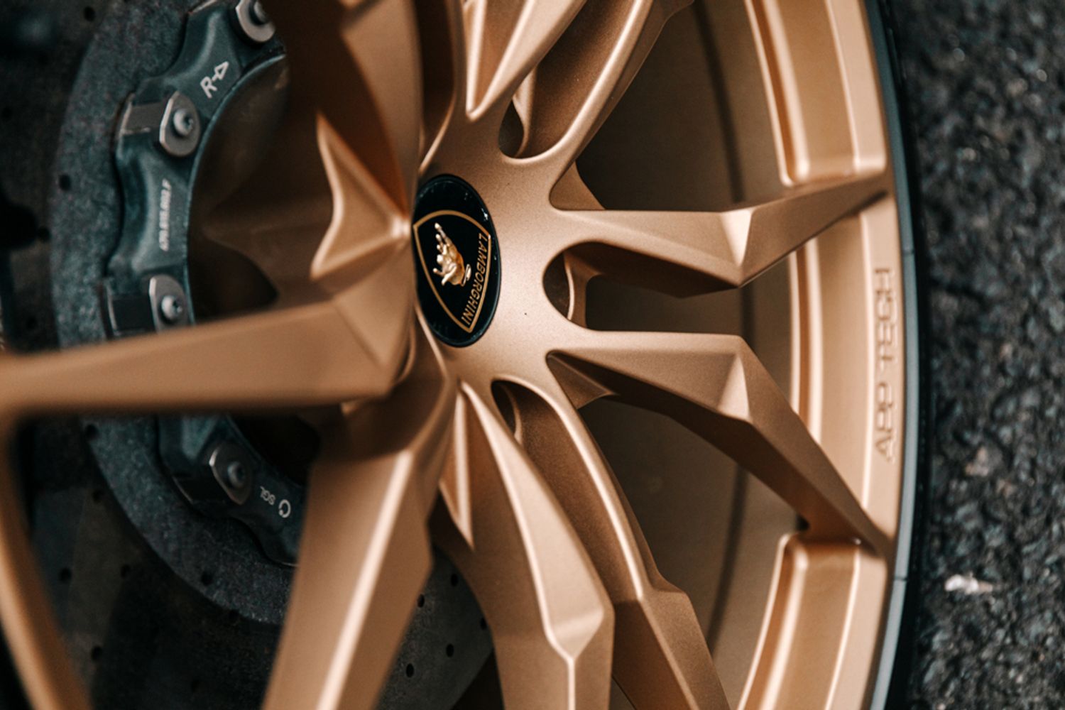 LAMBORGHINI AVENTADOR COUPE 6.5 V12 2DR SEMI AUTOMATIC