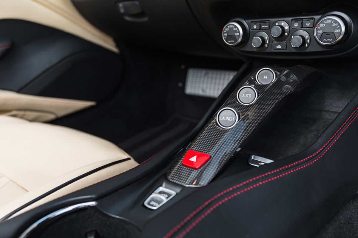 FERRARI CALIFORNIA CONVERTIBLE 3.9 DD 2DR SEMI AUTOMATIC
