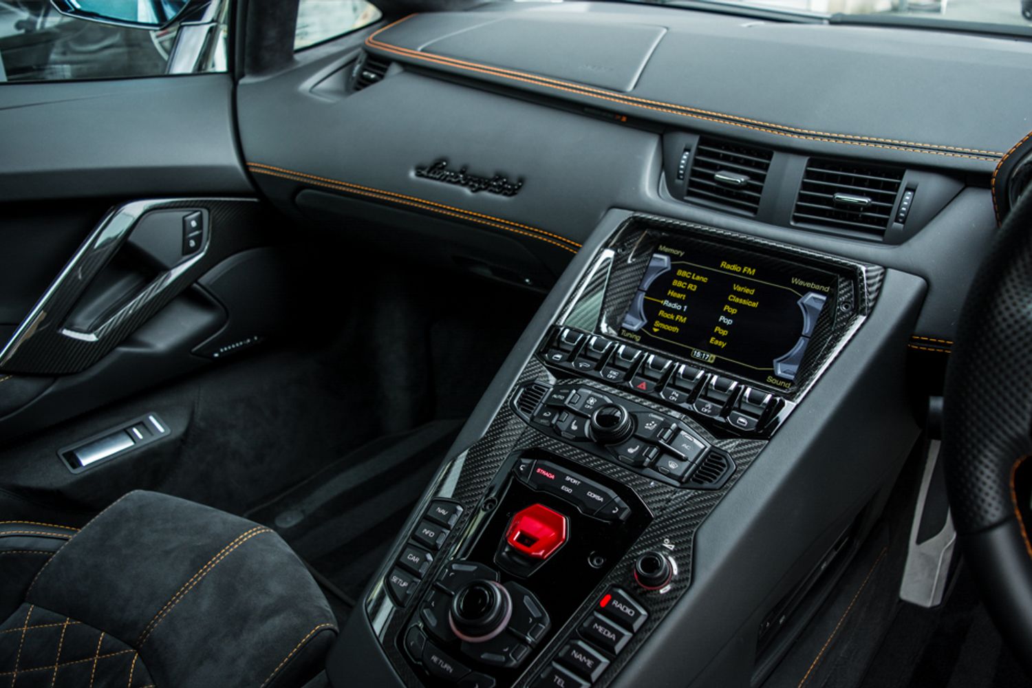 LAMBORGHINI AVENTADOR COUPE 6.5 LP 740-4 S 2DR SEMI AUTOMATIC