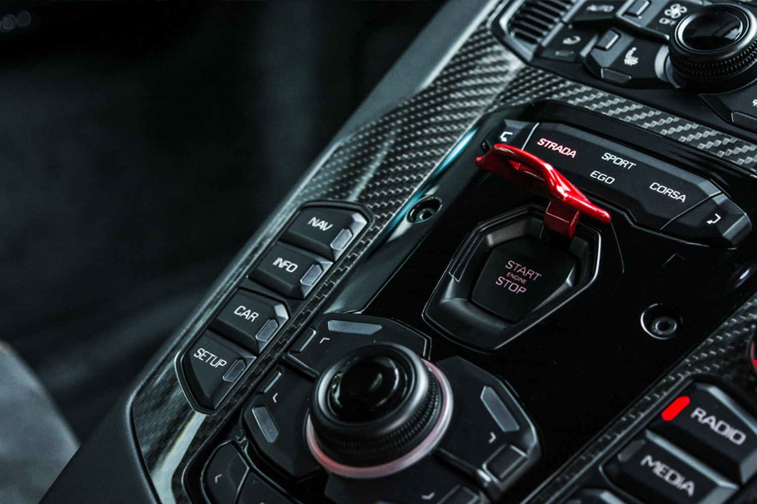 LAMBORGHINI AVENTADOR COUPE 6.5 LP 740-4 S 2DR SEMI AUTOMATIC