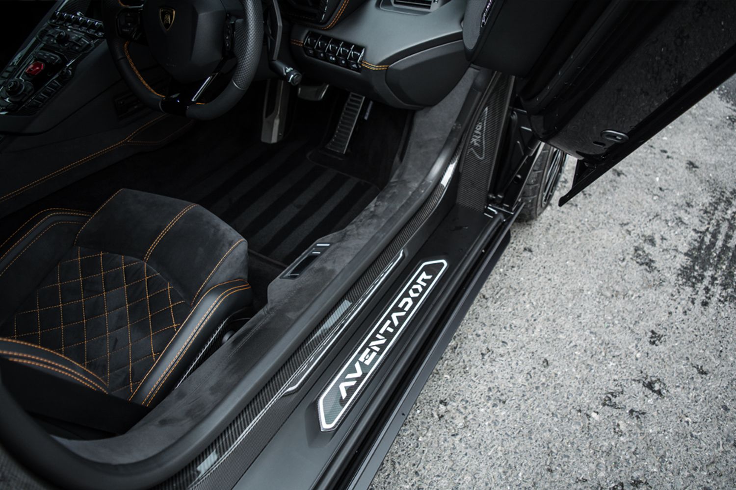 LAMBORGHINI AVENTADOR COUPE 6.5 LP 740-4 S 2DR SEMI AUTOMATIC