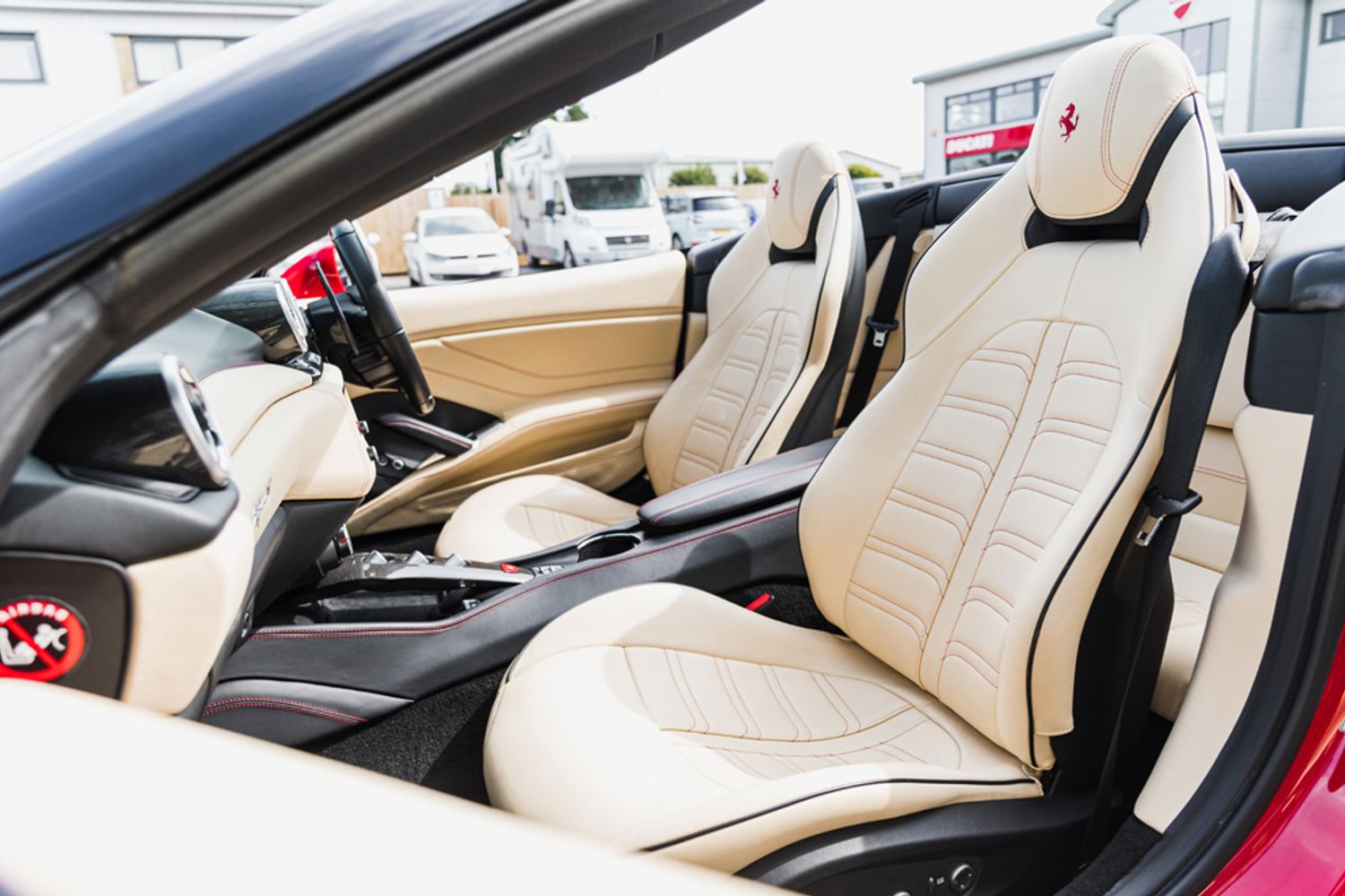 FERRARI CALIFORNIA CONVERTIBLE 3.9 DD 2DR SEMI AUTOMATIC