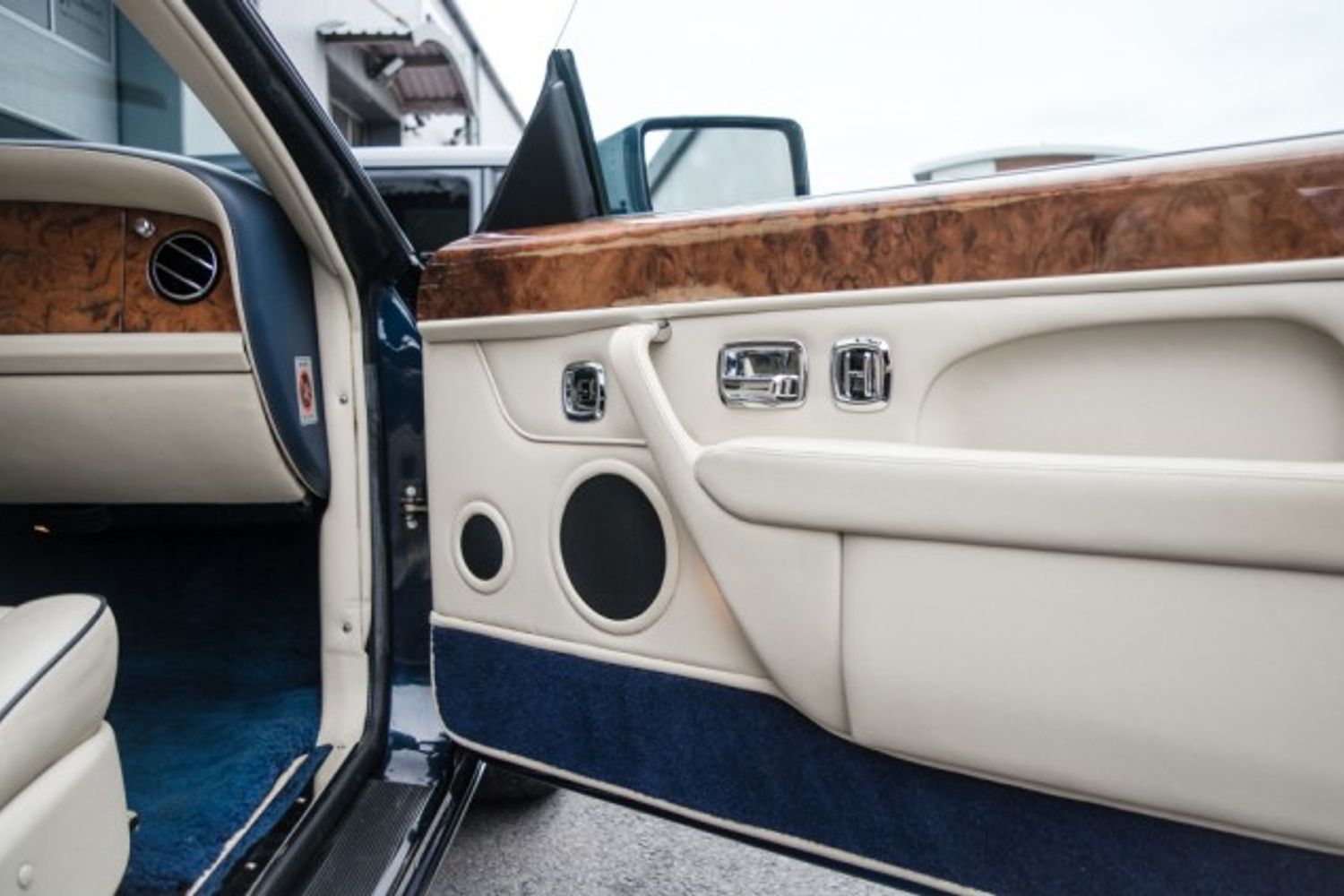 BENTLEY AZURE CONVERTIBLE 6.8 AUTO 2DR AUTOMATIC