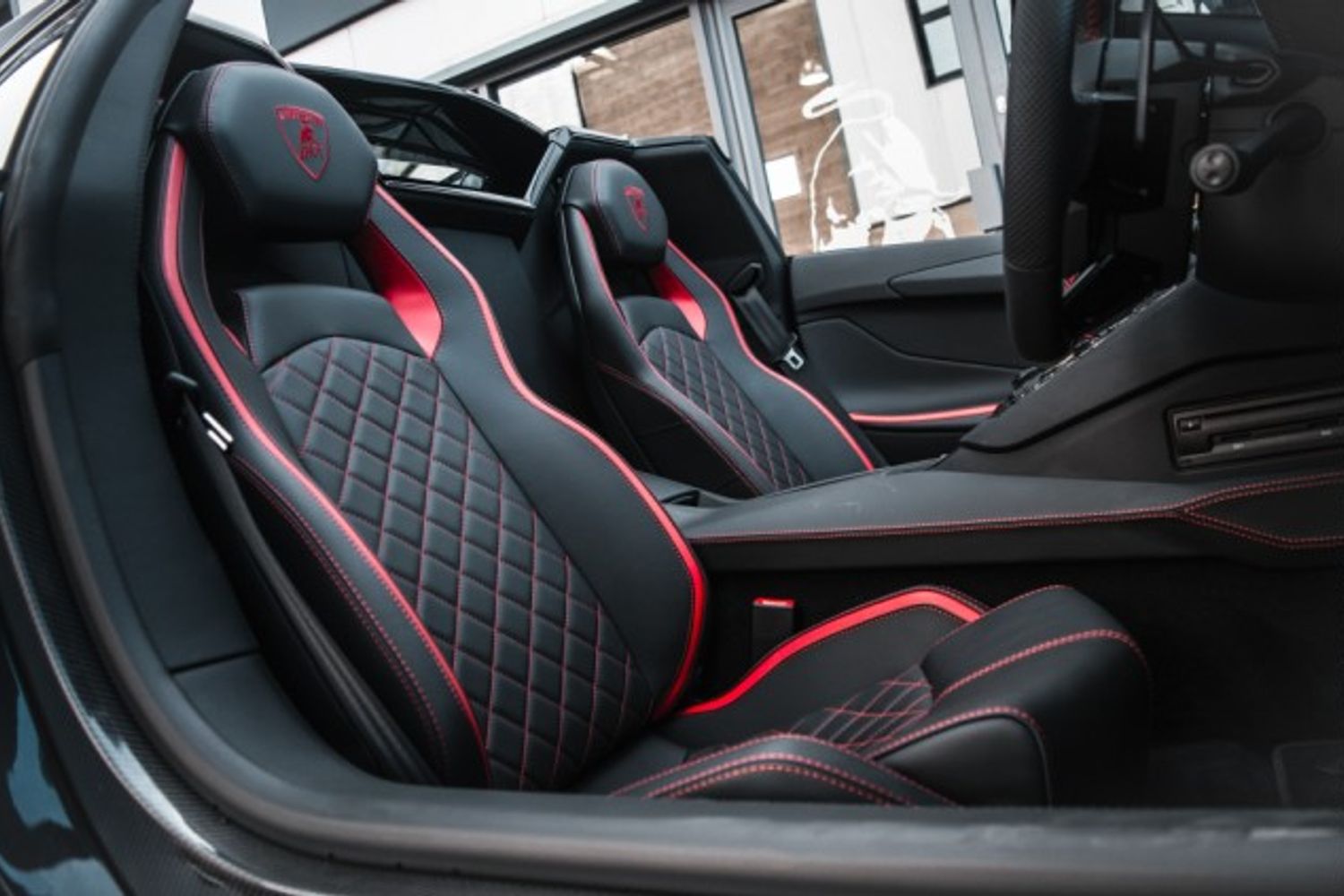 LAMBORGHINI AVENTADOR CONVERTIBLE 6.5 LP 740-4 S ROADSTER 2DR SEMI AUTOMATIC