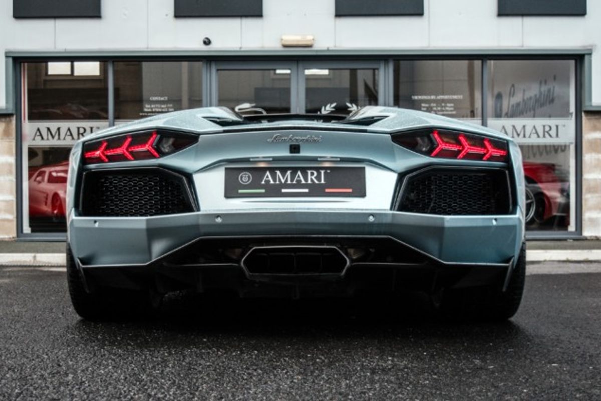 LAMBORGHINI AVENTADOR ROADSTER 6.5 V12 2DR SEMI AUTOMATIC