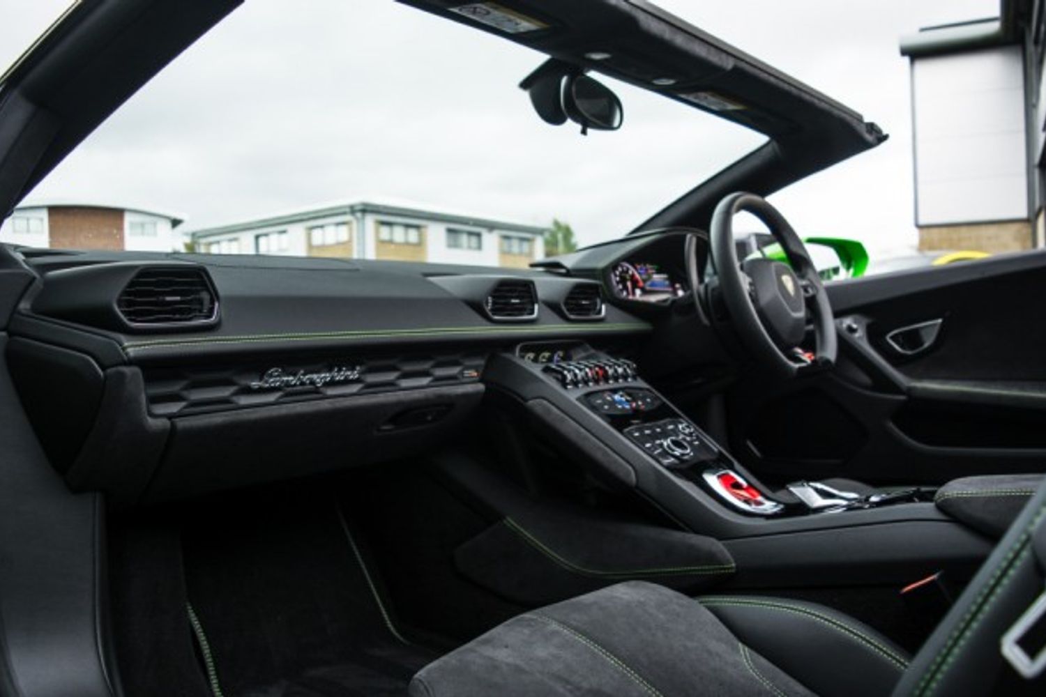 LAMBORGHINI HURACAN CONVERTIBLE 5.2 LP 610-4 SPYDER 2DR SEMI AUTOMATIC