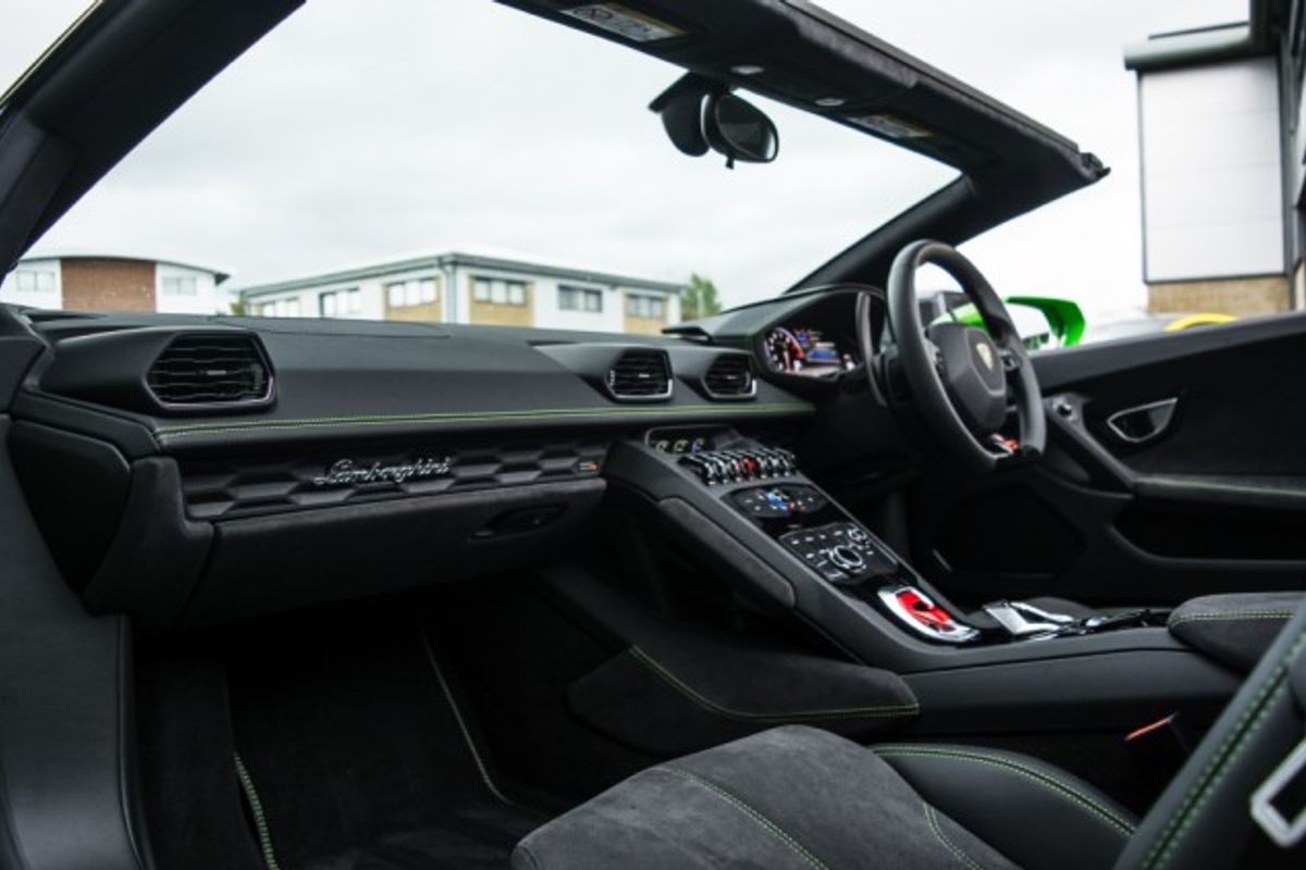 LAMBORGHINI HURACAN CONVERTIBLE 5.2 LP 610-4 SPYDER 2DR SEMI AUTOMATIC