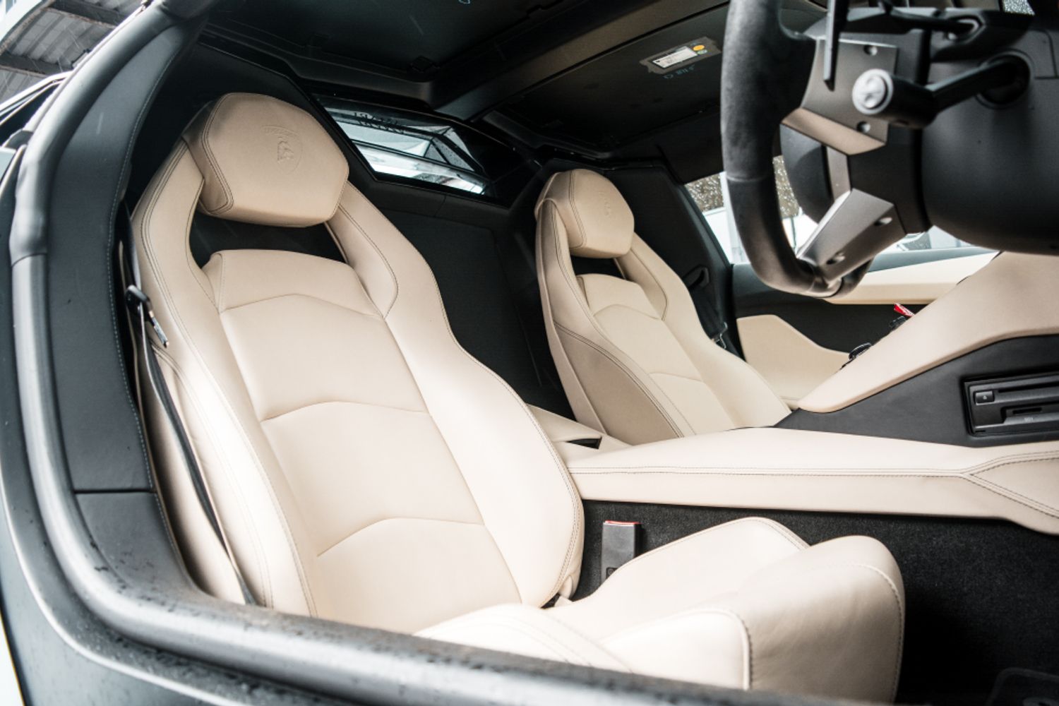 LAMBORGHINI AVENTADOR ROADSTER 6.5 V12 2DR SEMI AUTOMATIC