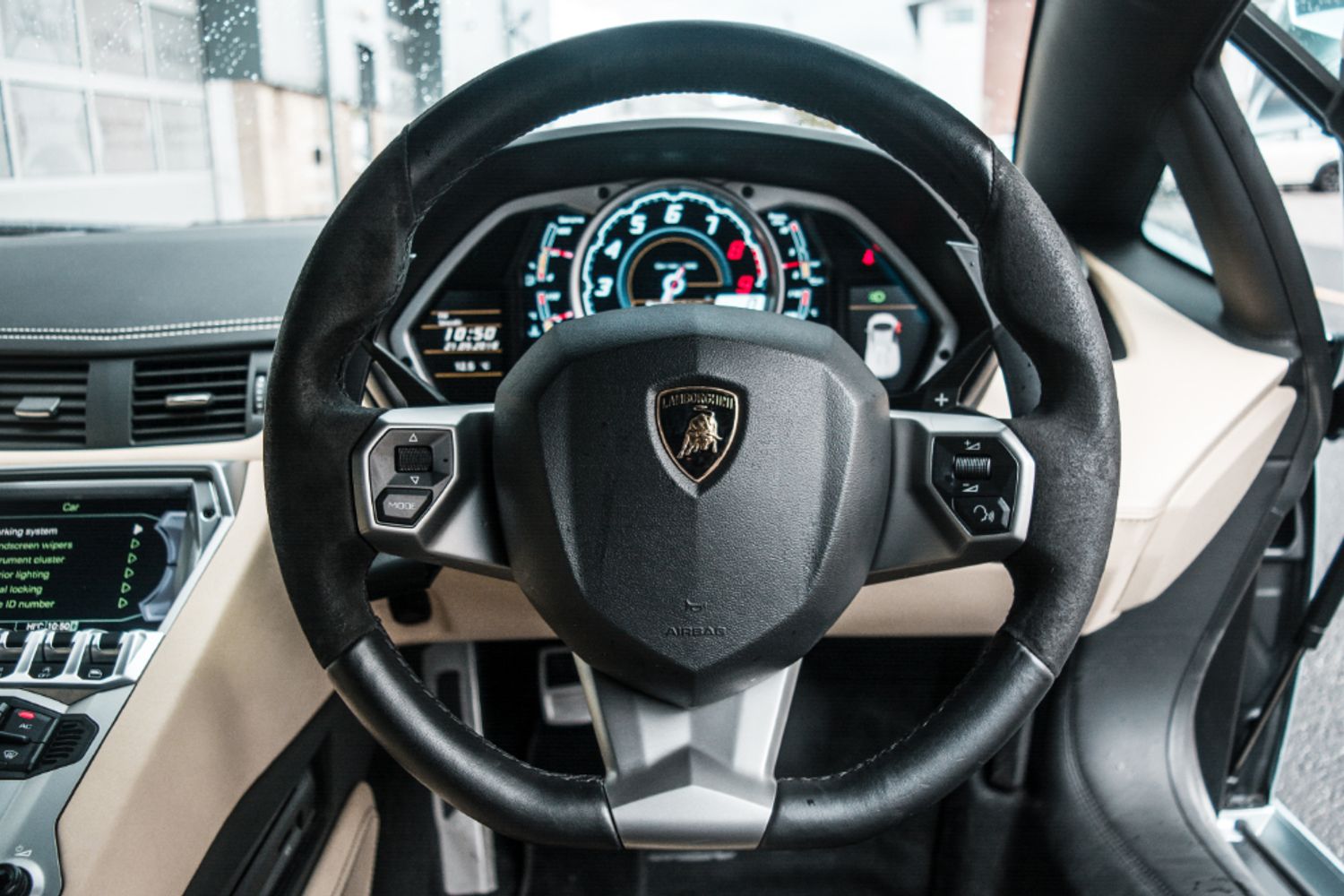 LAMBORGHINI AVENTADOR ROADSTER 6.5 V12 2DR SEMI AUTOMATIC