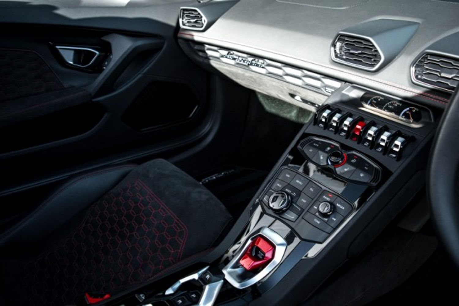 LAMBORGHINI HURACAN CONVERTIBLE 5.2 LP 610-4 SPYDER 2DR SEMI AUTOMATIC