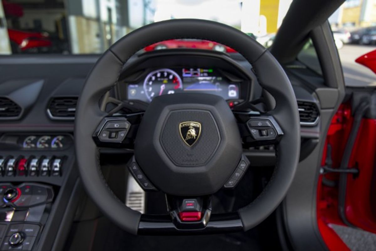 LAMBORGHINI HURACAN CONVERTIBLE 5.2 LP 610-4 SPYDER 2DR SEMI AUTOMATIC