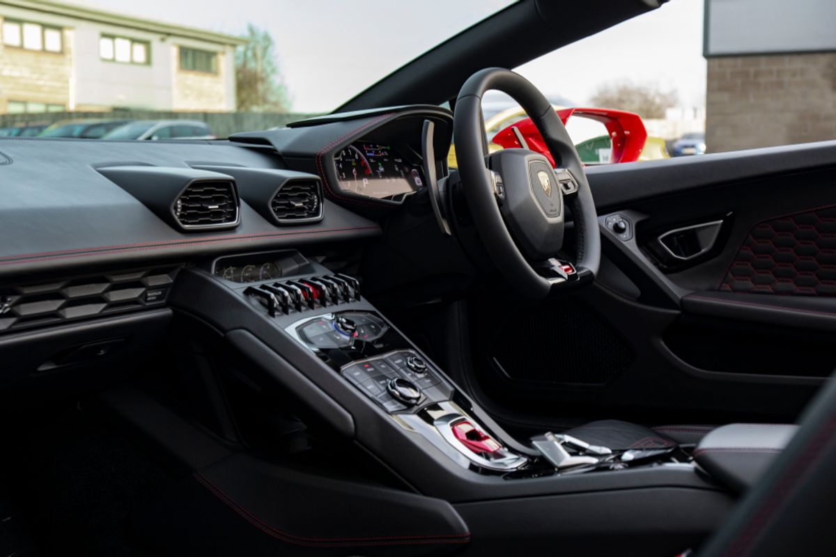 LAMBORGHINI HURACAN CONVERTIBLE 5.2 LP 610-4 SPYDER 2DR SEMI AUTOMATIC