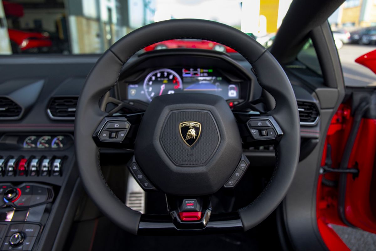 LAMBORGHINI HURACAN CONVERTIBLE 5.2 LP 610-4 SPYDER 2DR SEMI AUTOMATIC