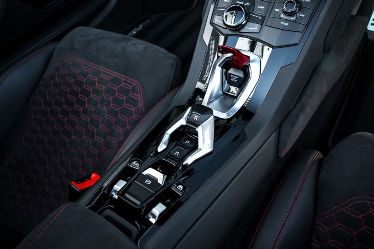LAMBORGHINI HURACAN CONVERTIBLE 5.2 LP 610-4 SPYDER 2DR SEMI AUTOMATIC