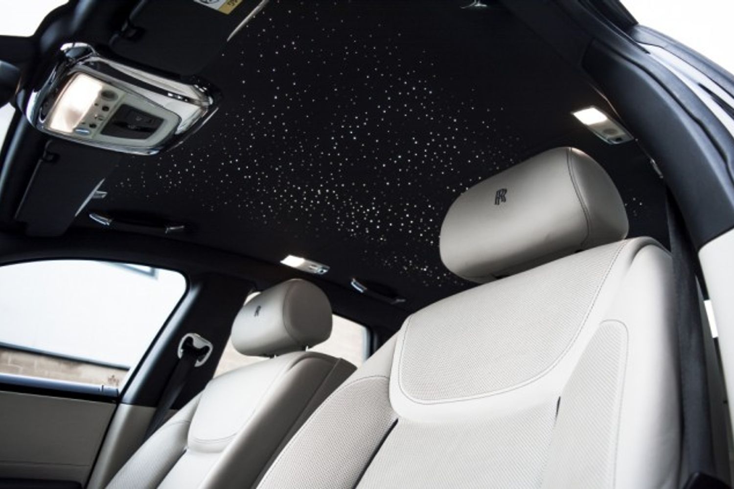 ROLLS-ROYCE GHOST SALOON 6.6 V12 SWB 4DR AUTOMATIC