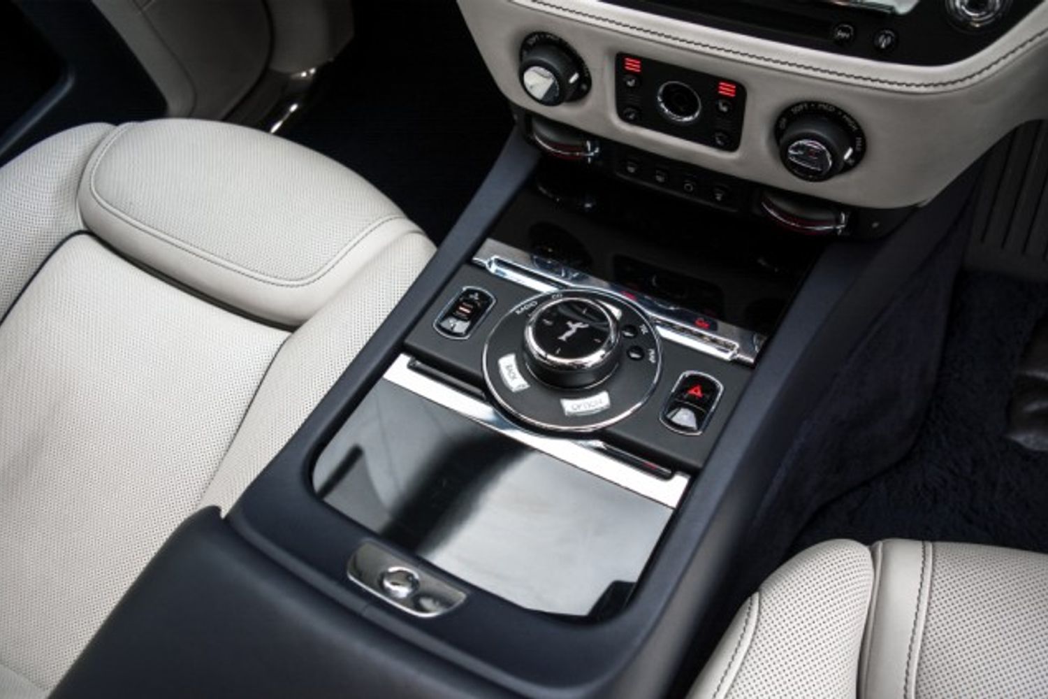 ROLLS-ROYCE GHOST SALOON 6.6 V12 SWB 4DR AUTOMATIC