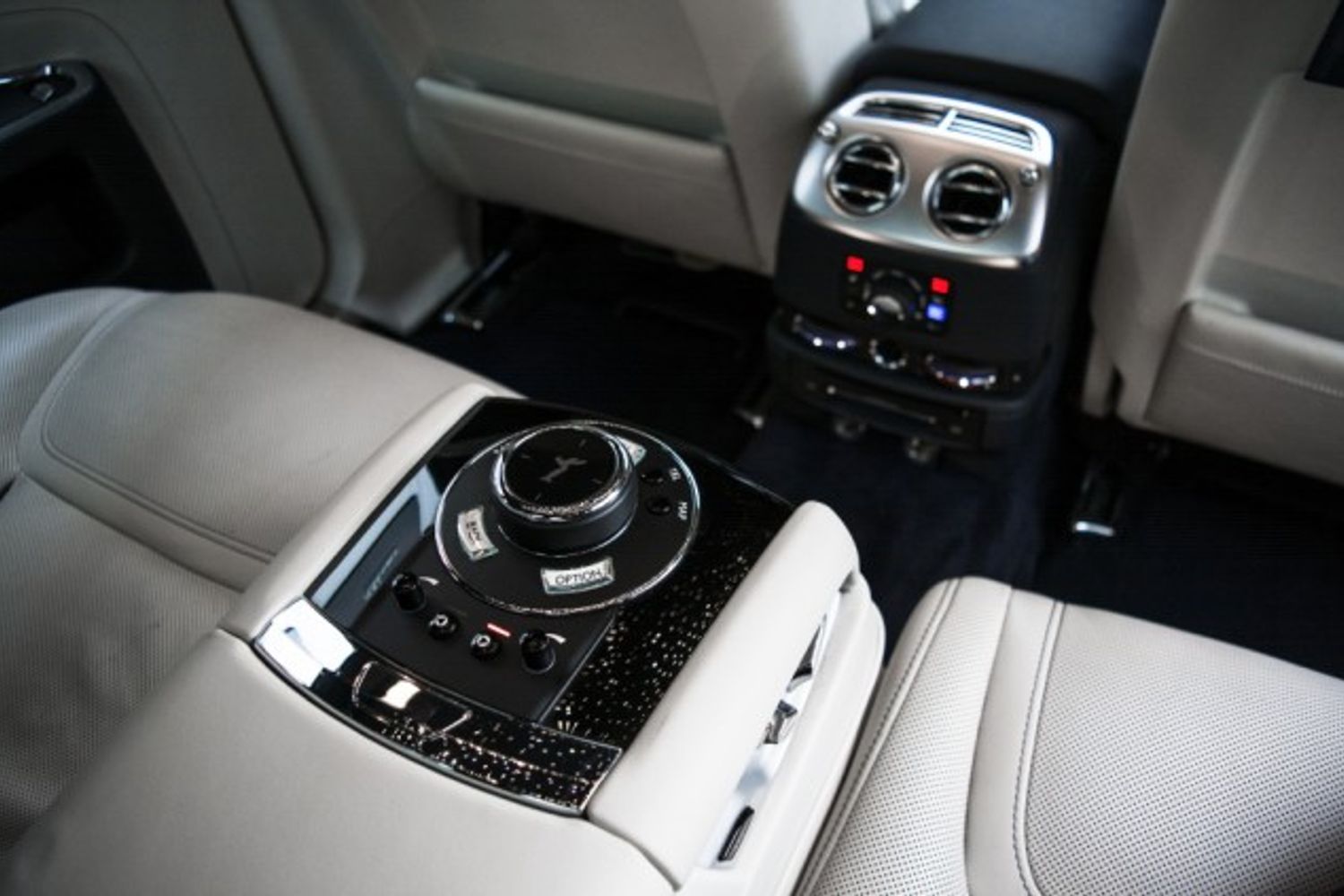 ROLLS-ROYCE GHOST SALOON 6.6 V12 SWB 4DR AUTOMATIC