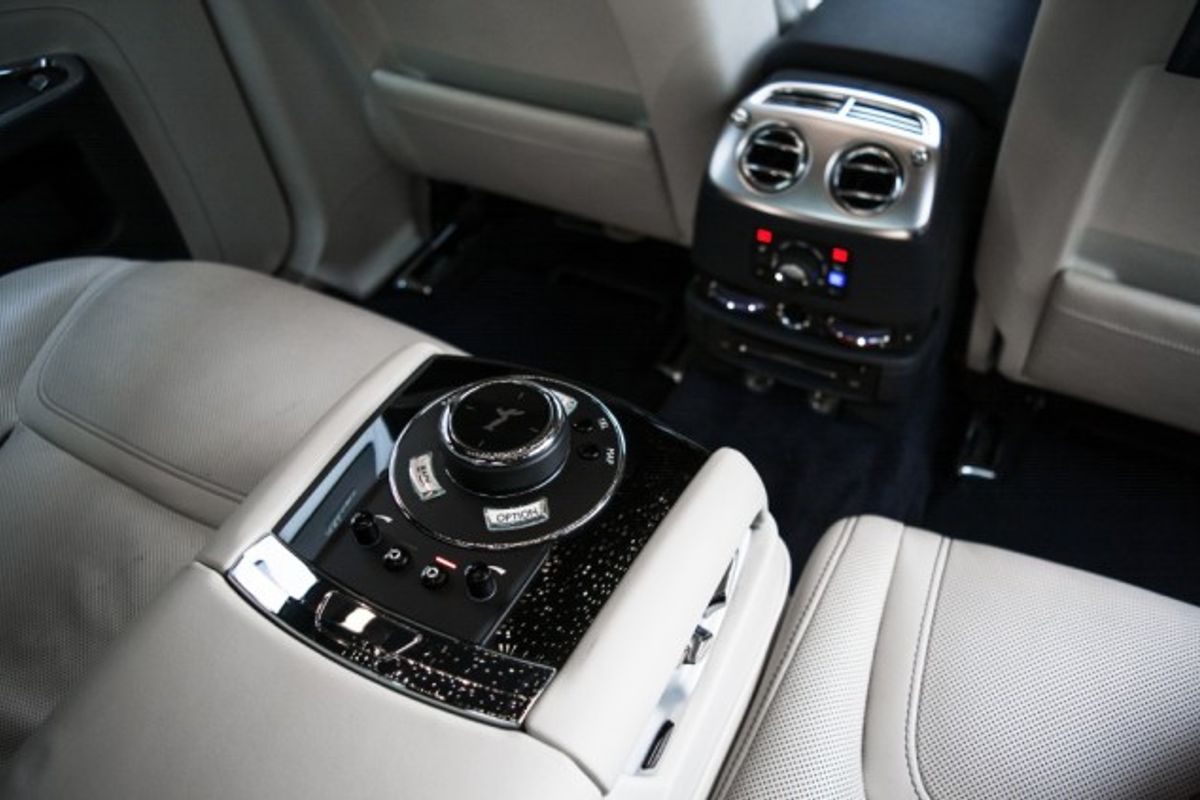 ROLLS-ROYCE GHOST SALOON 6.6 V12 SWB 4DR AUTOMATIC