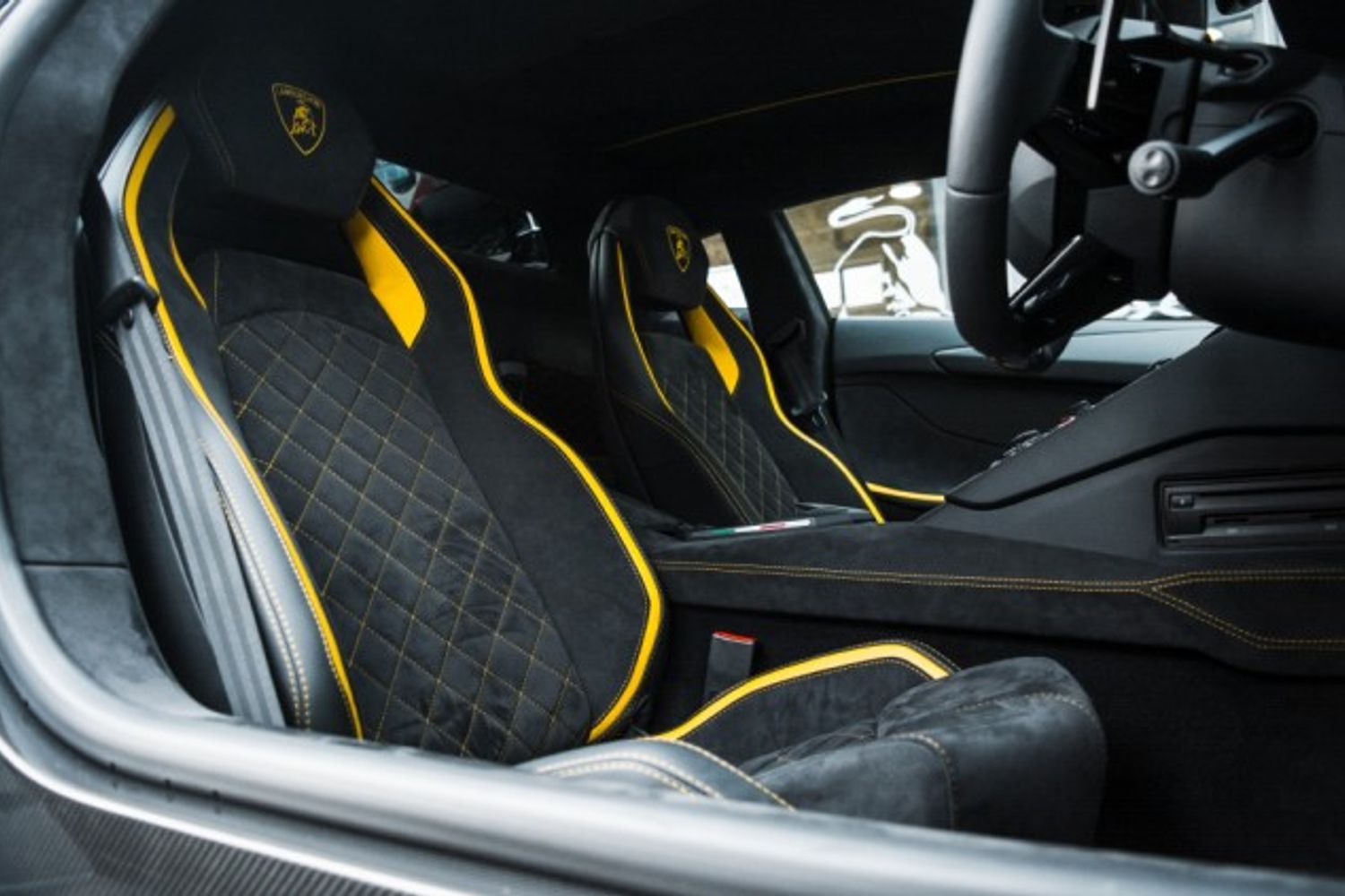 LAMBORGHINI AVENTADOR 6.5 LP 740-4 S 2DR SEMI AUTOMATIC