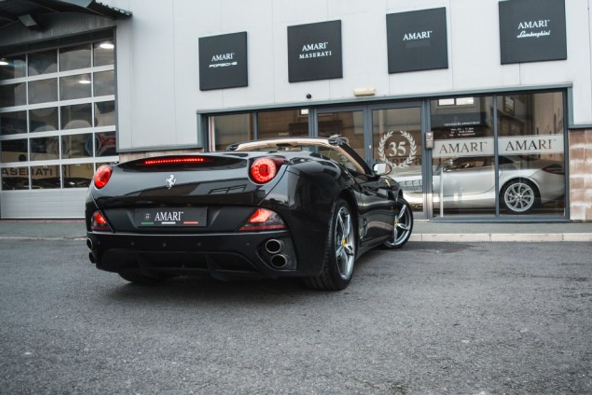 FERRARI CALIFORNIA CONVERTIBLE 4.3 2 PLUS 2 2DR SEMI AUTOMATIC