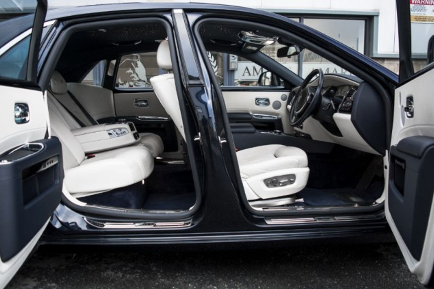 ROLLS-ROYCE GHOST SALOON 6.6 V12 SWB 4DR AUTOMATIC