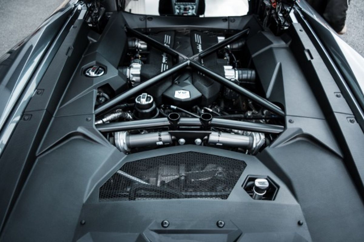 LAMBORGHINI AVENTADOR 6.5 LP 740-4 S 2DR SEMI AUTOMATIC