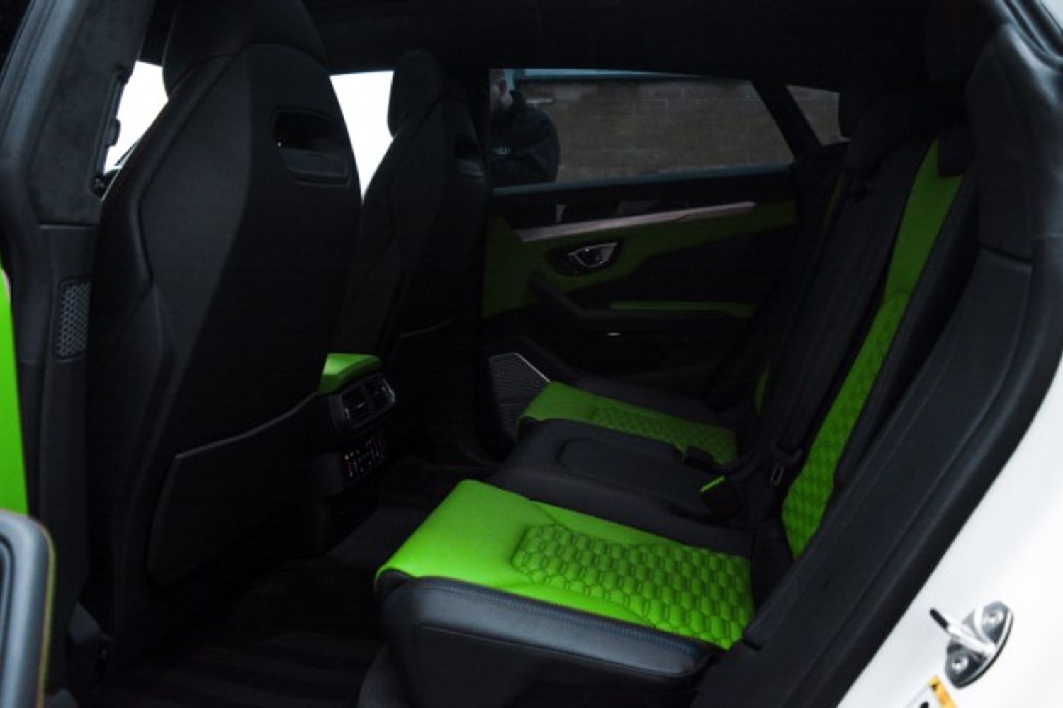 LAMBORGHINI URUS ESTATE 4.0 V8 5DR AUTOMATIC
