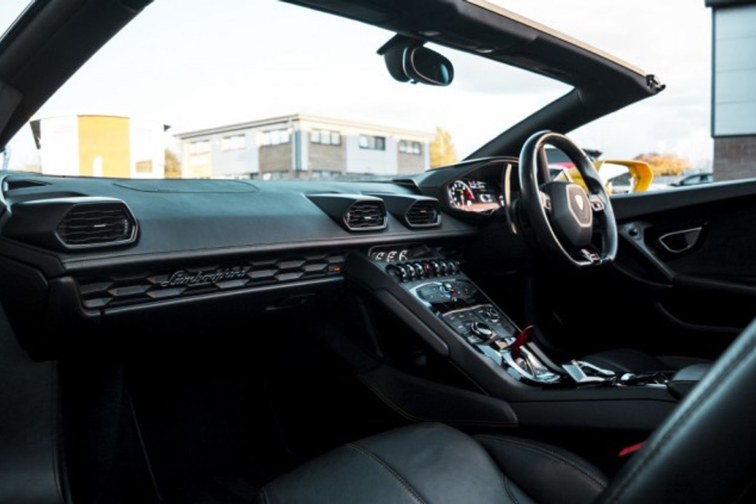 LAMBORGHINI HURACAN CONVERTIBLE 5.2 LP 610-4 SPYDER 2DR SEMI AUTOMATIC