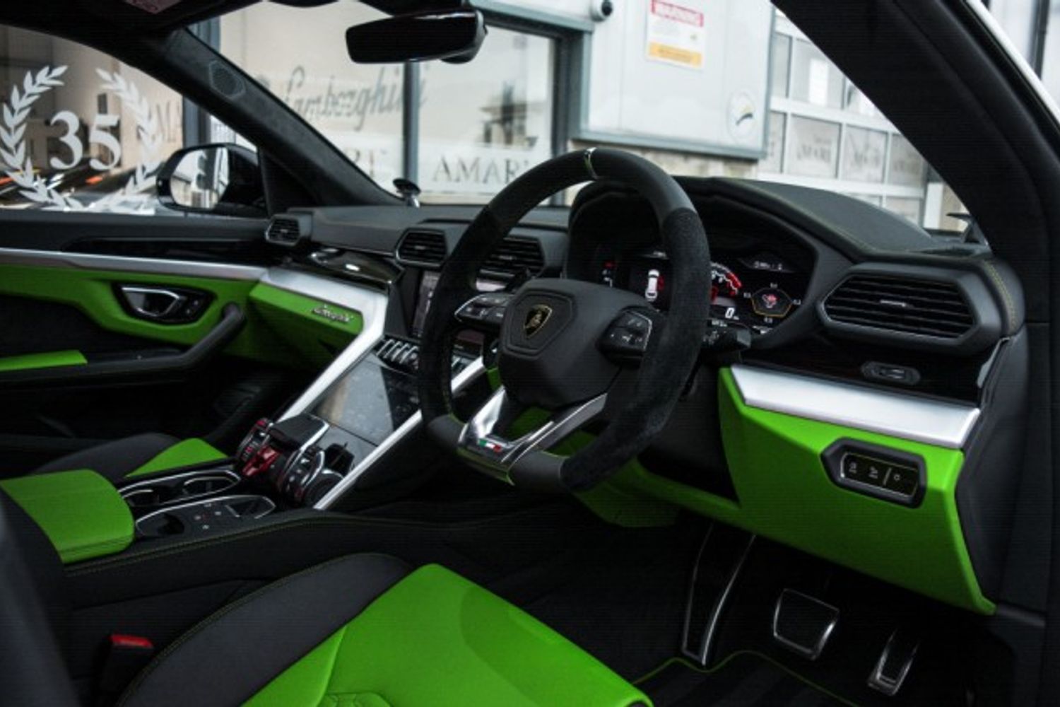 LAMBORGHINI URUS ESTATE 4.0 V8 5DR AUTOMATIC