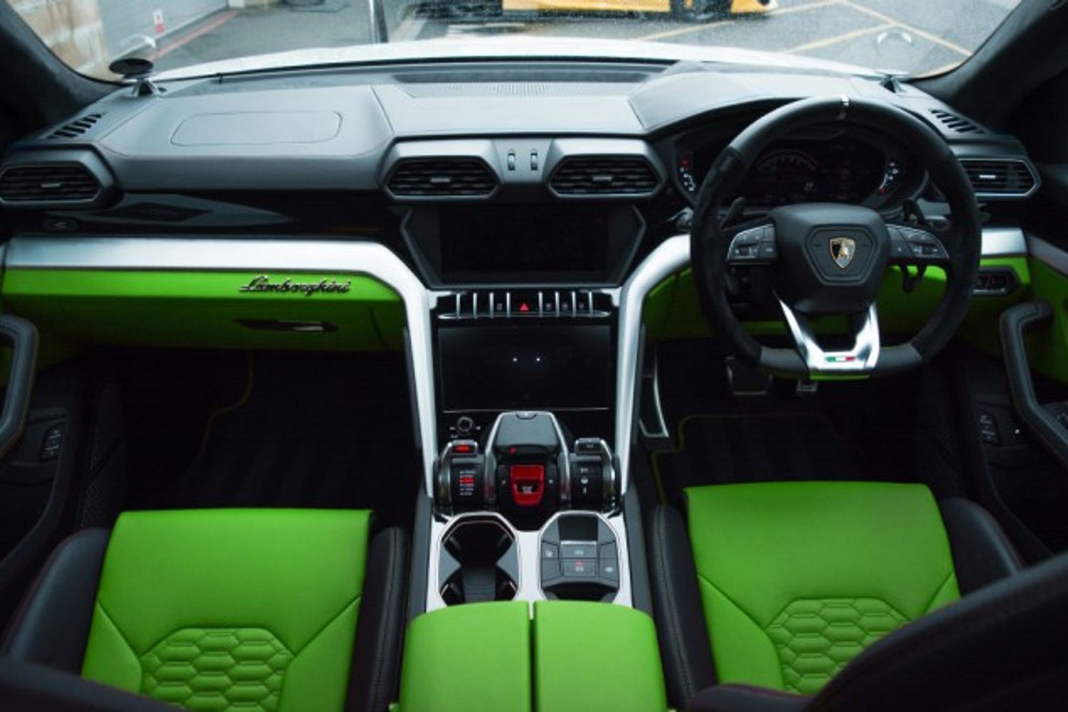 LAMBORGHINI URUS ESTATE 4.0 V8 5DR AUTOMATIC