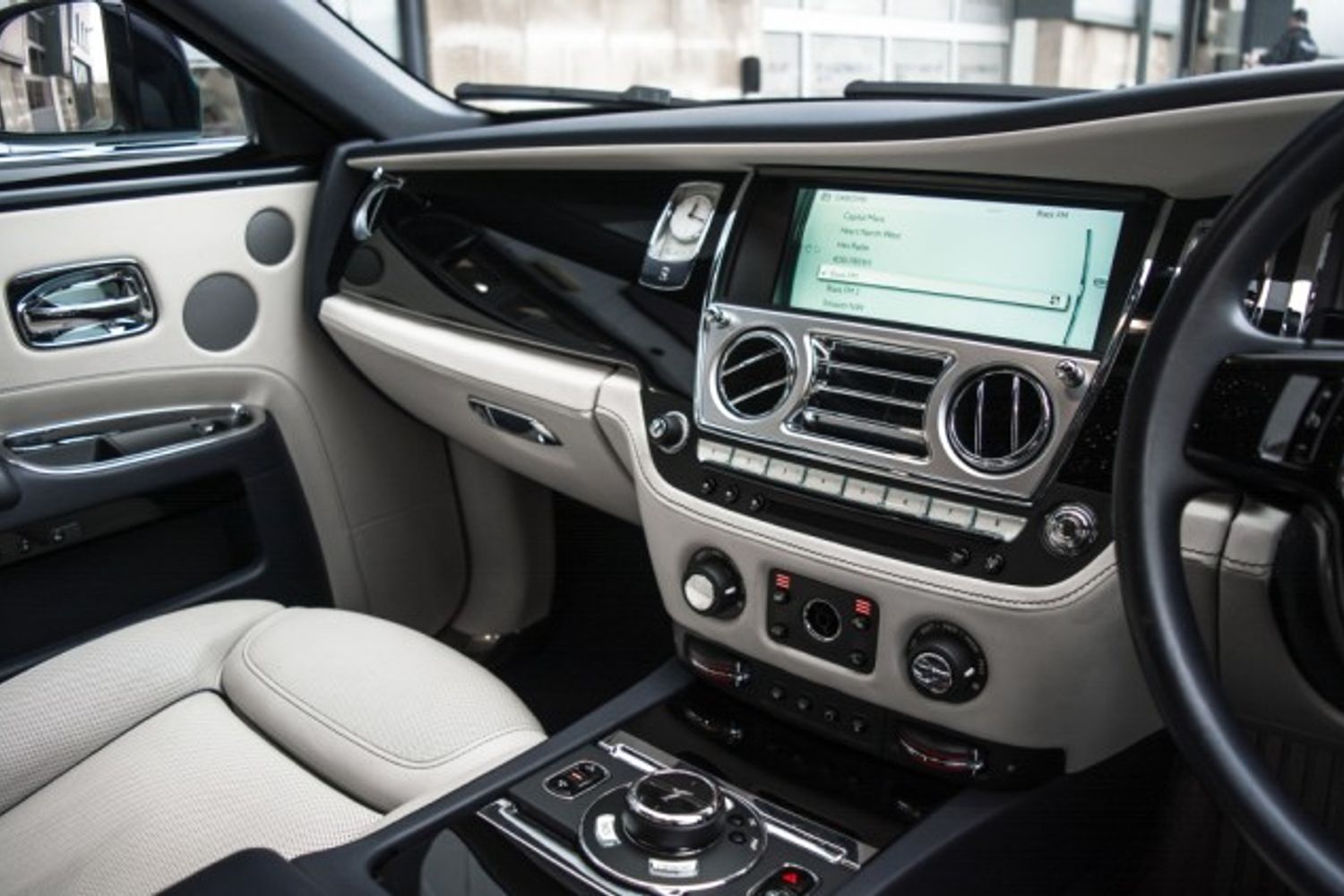 ROLLS-ROYCE GHOST SALOON 6.6 V12 SWB 4DR AUTOMATIC