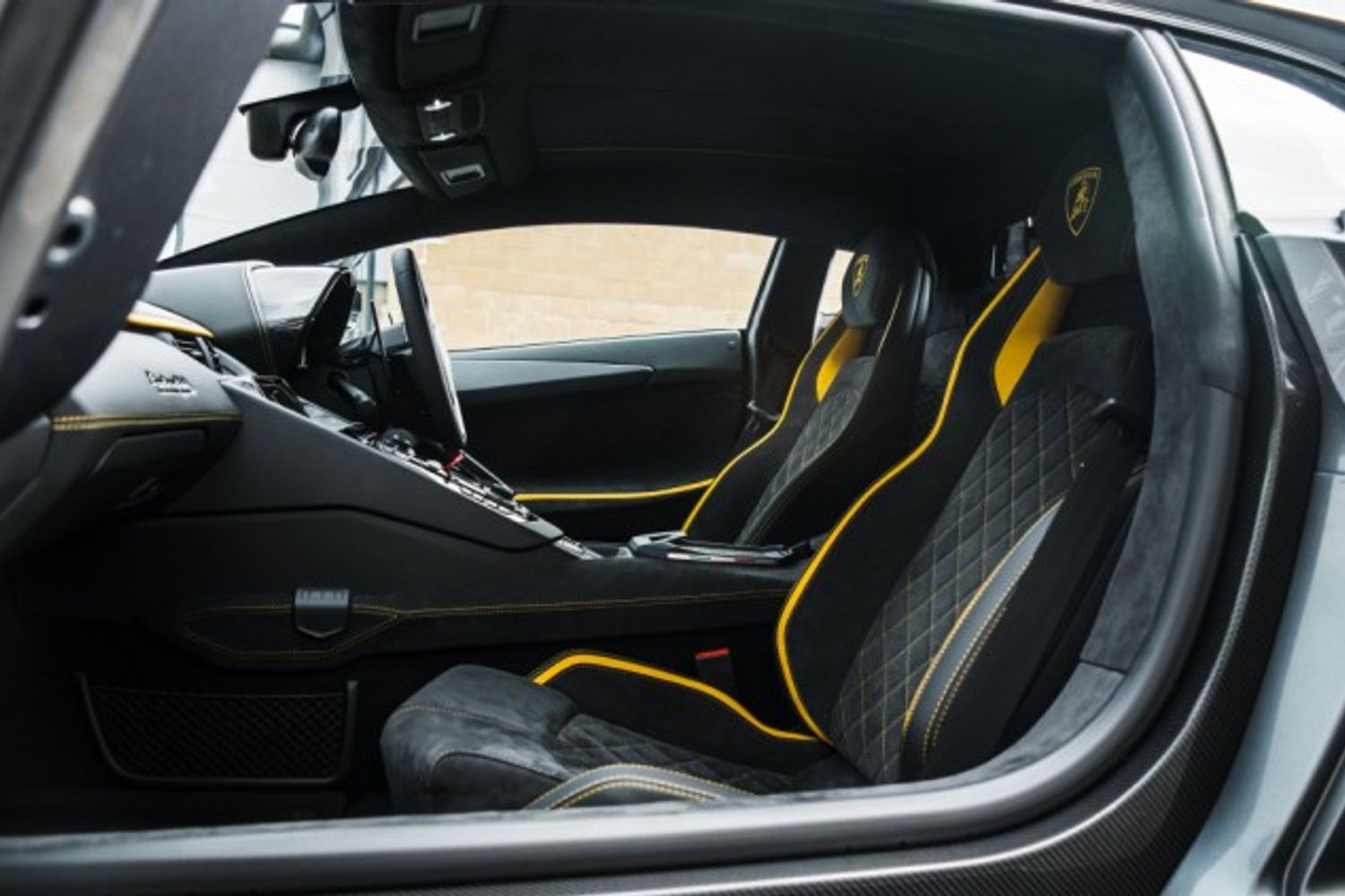 LAMBORGHINI AVENTADOR 6.5 LP 740-4 S 2DR SEMI AUTOMATIC