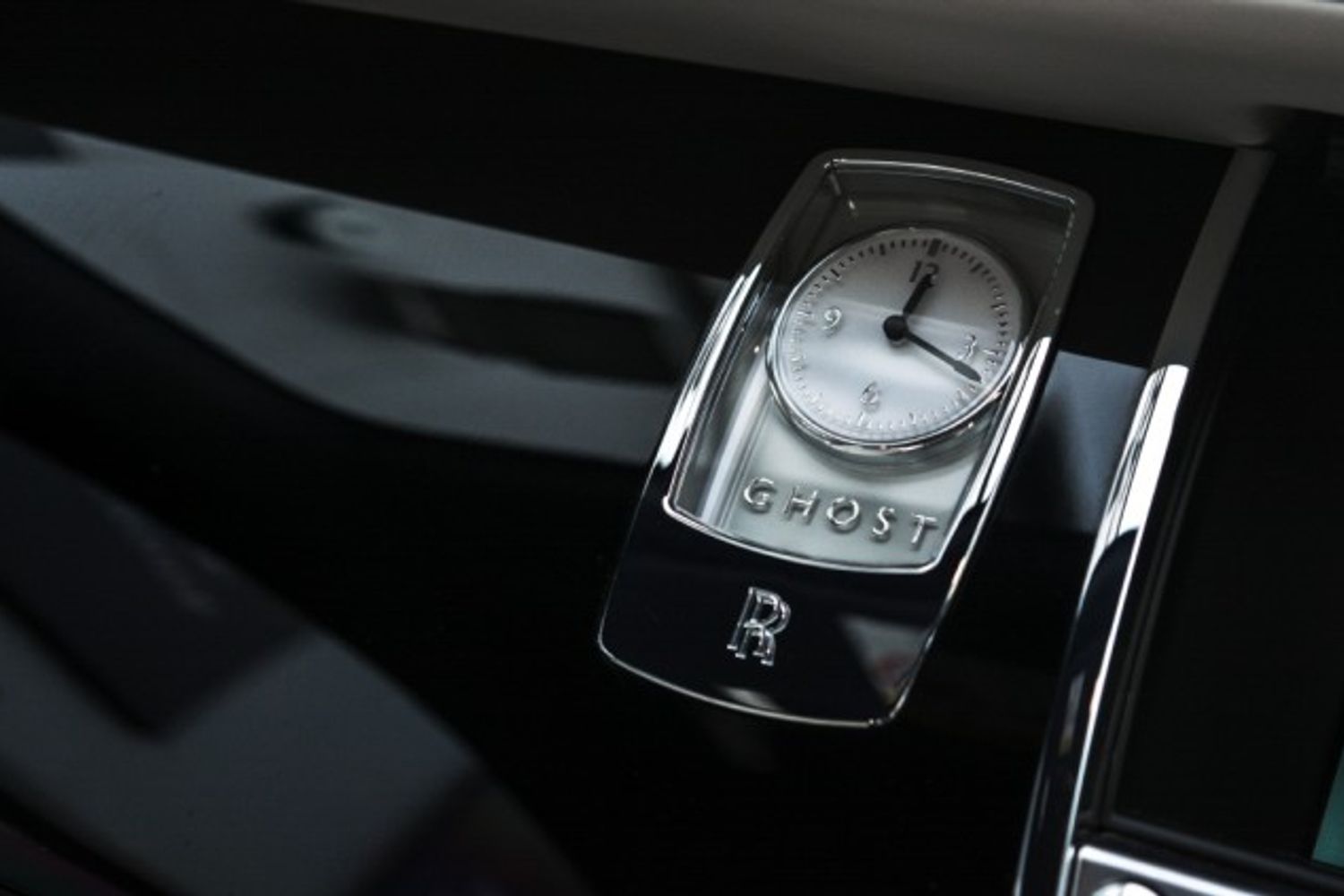 ROLLS-ROYCE GHOST SALOON 6.6 V12 SWB 4DR AUTOMATIC